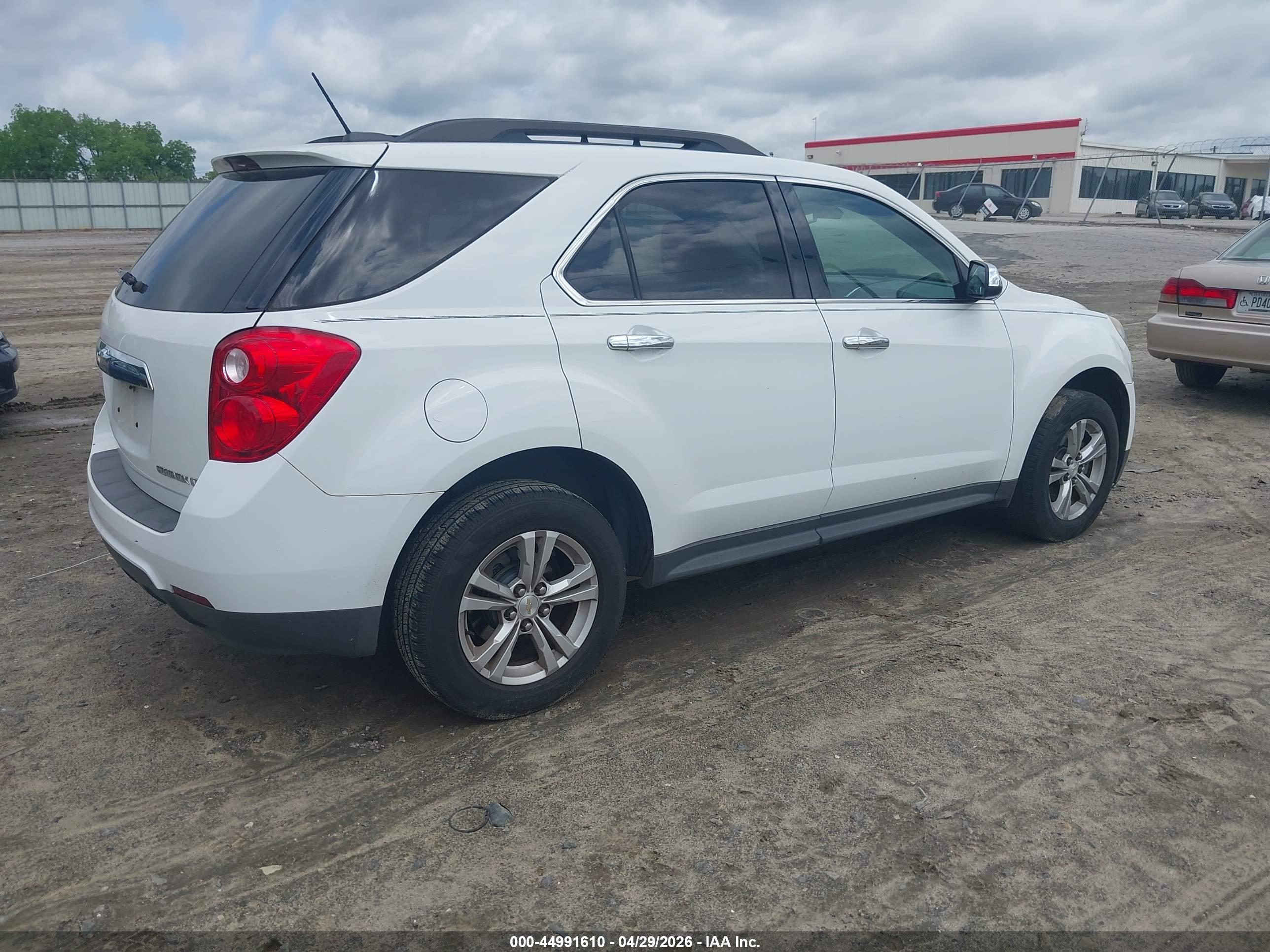 CHEVROLET EQUINOX image 4