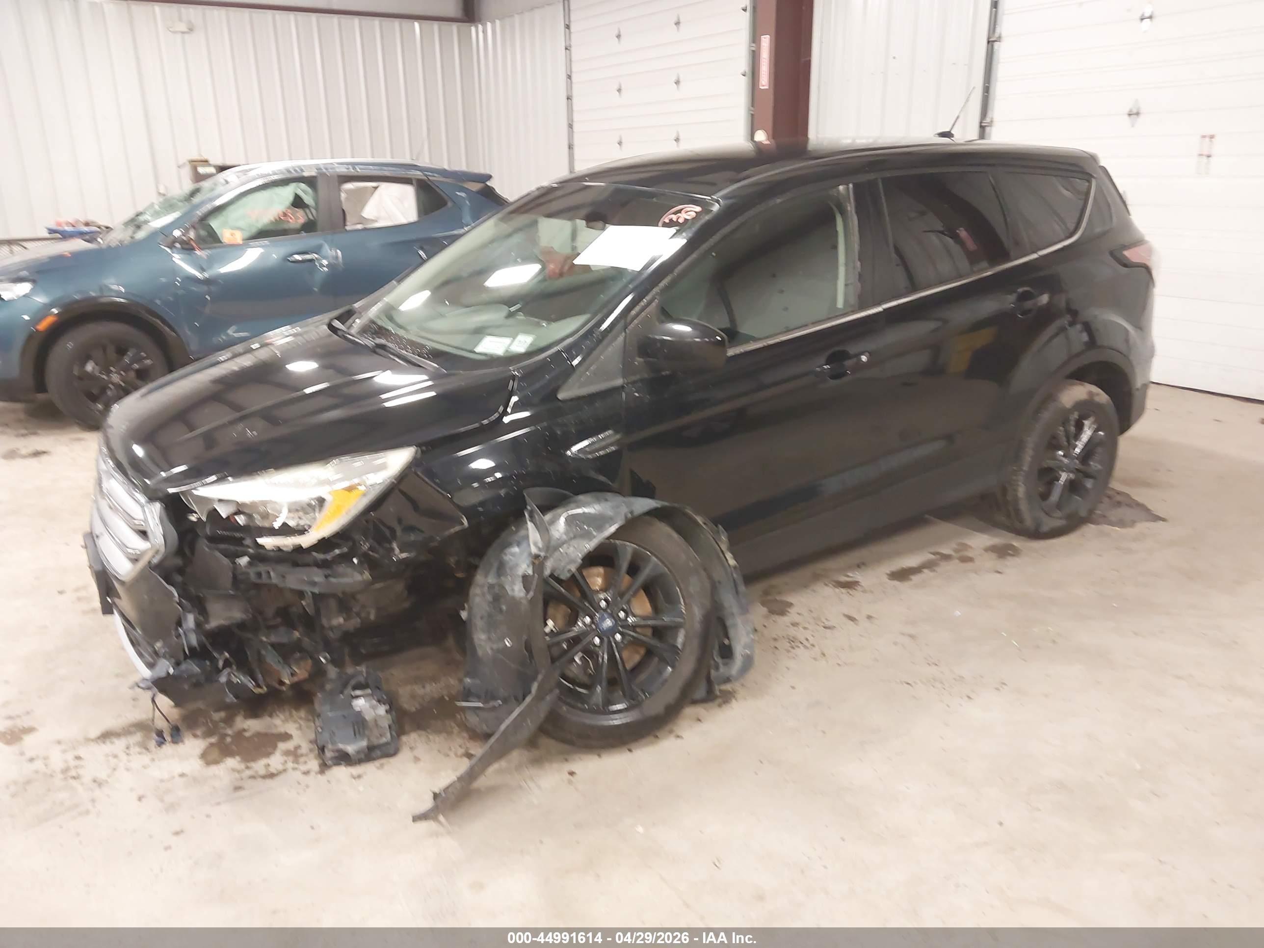 FORD ESCAPE image 2
