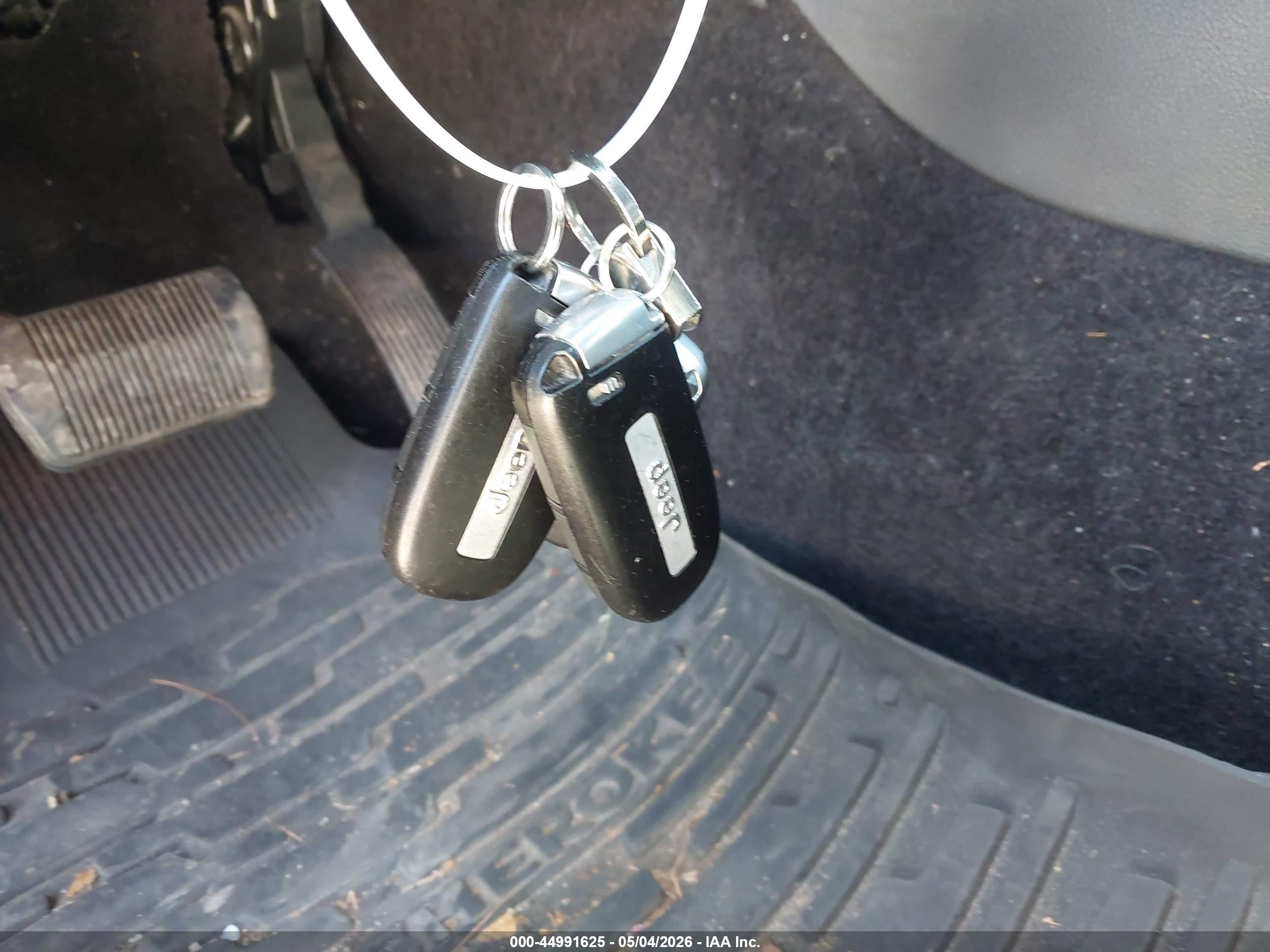 JEEP GRAND image 11