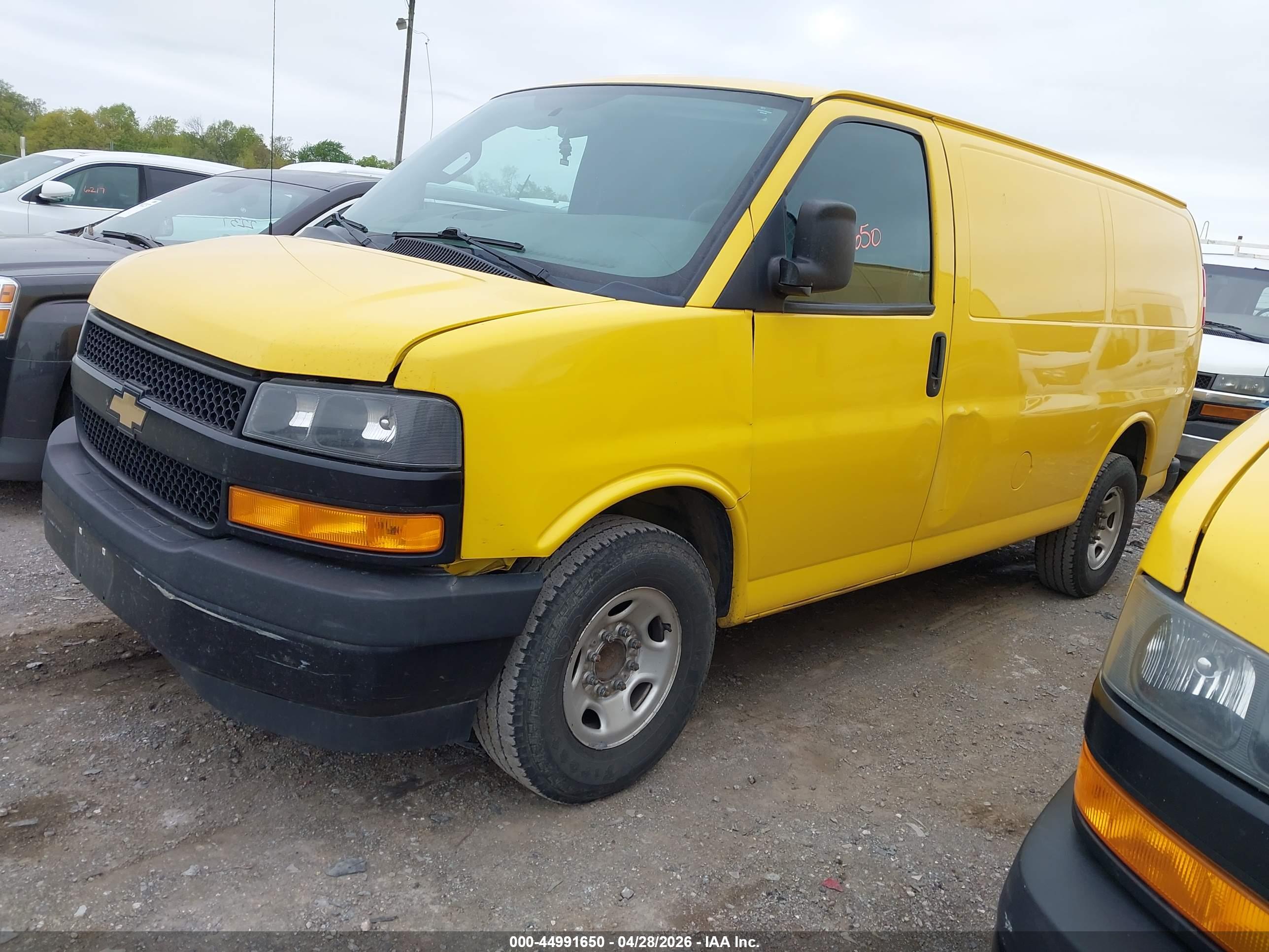 CHEVROLET EXPRESS image 2