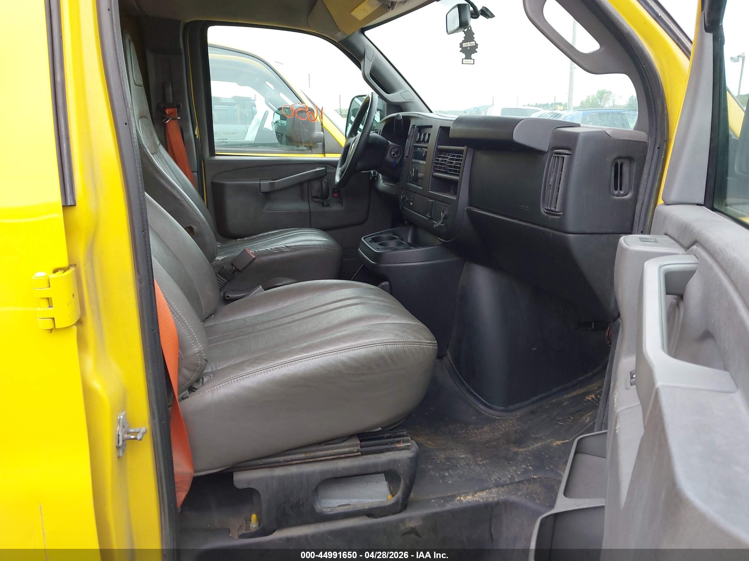 CHEVROLET EXPRESS image 5