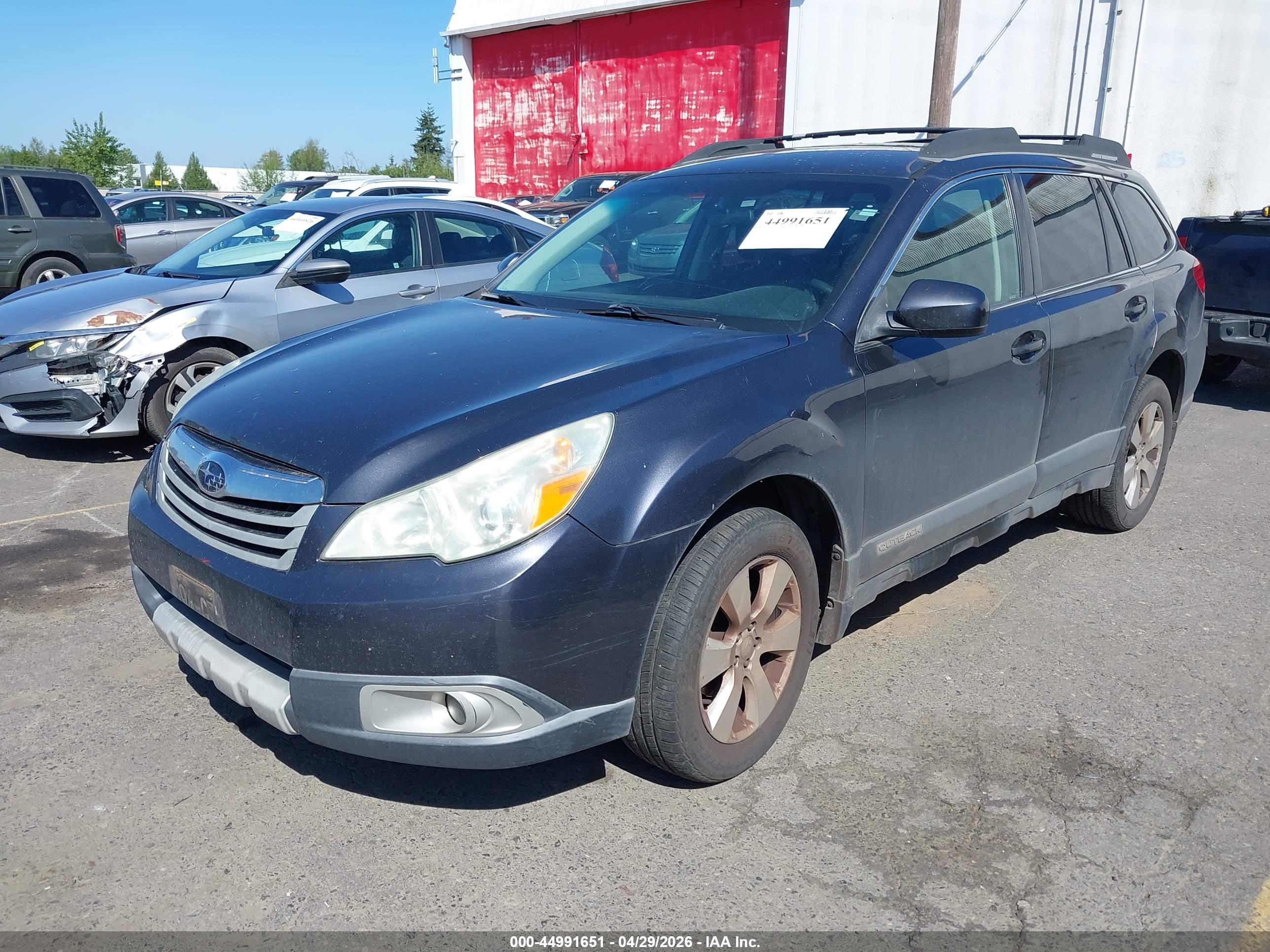 SUBARU OUTBACK image 2