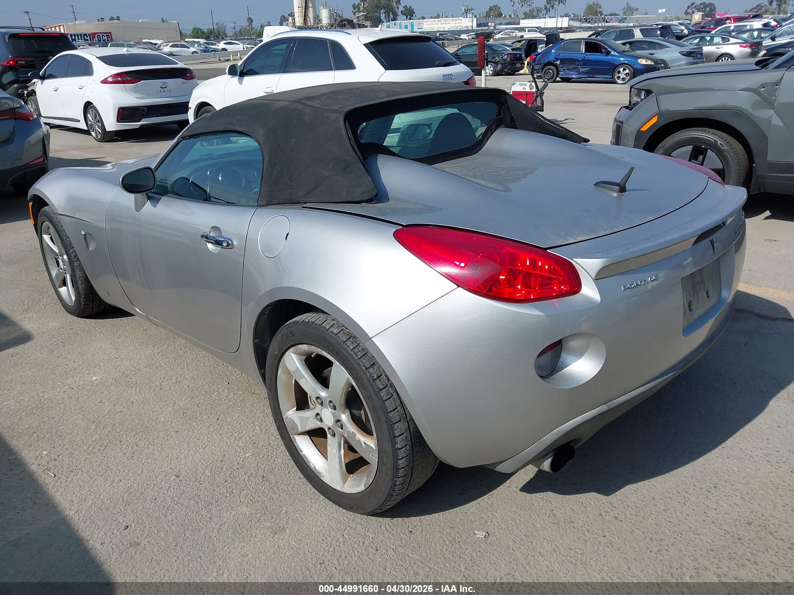 PONTIAC SOLSTICE image 3