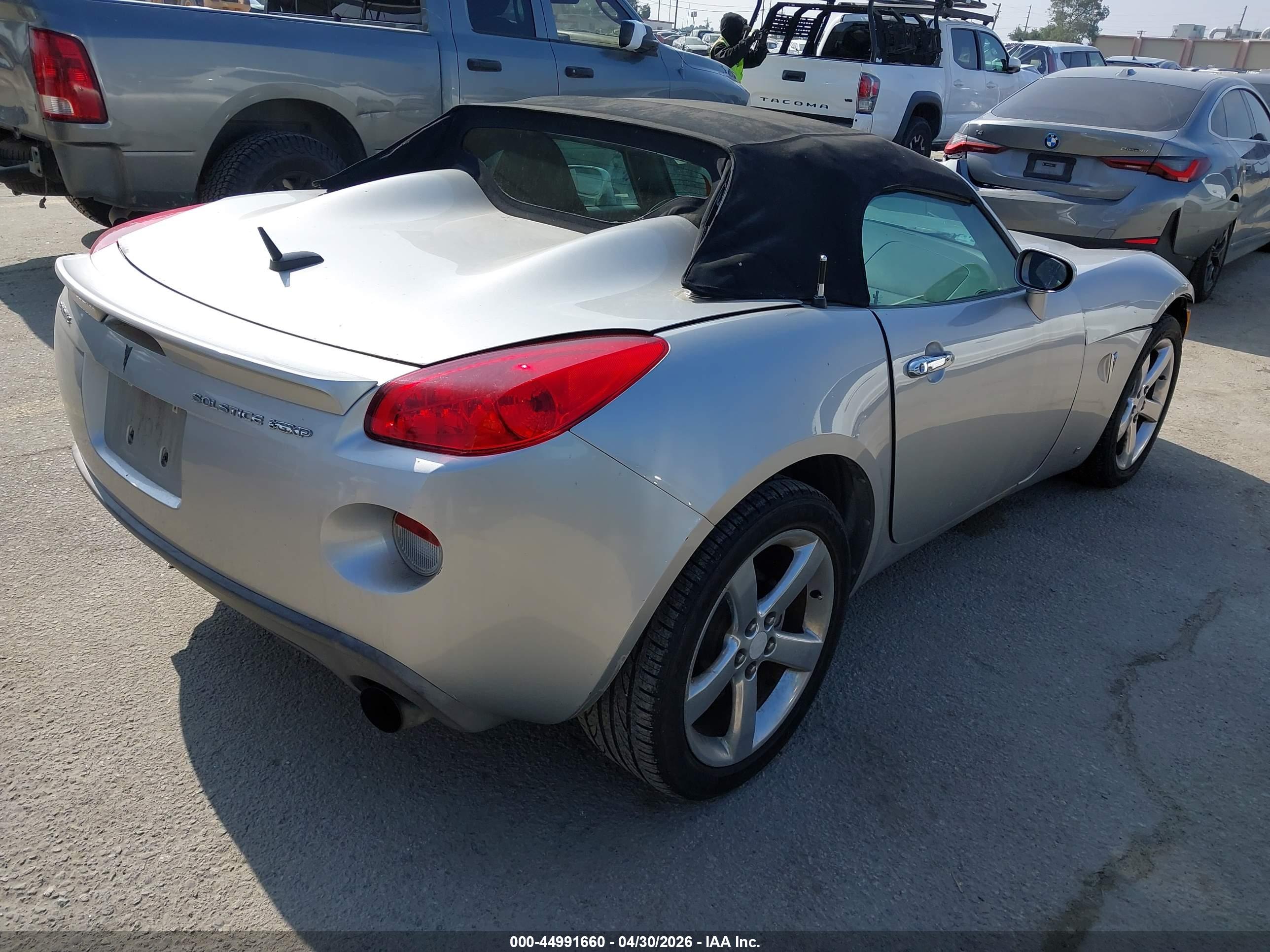PONTIAC SOLSTICE image 4