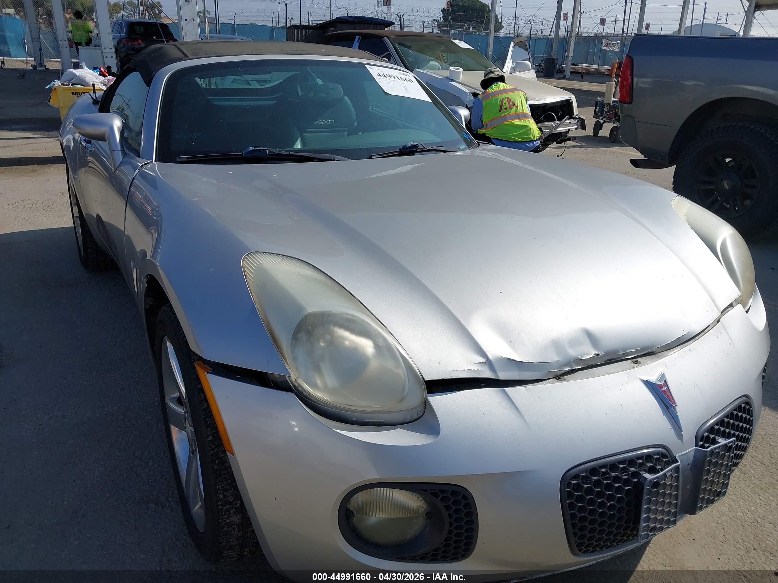 PONTIAC SOLSTICE image 6
