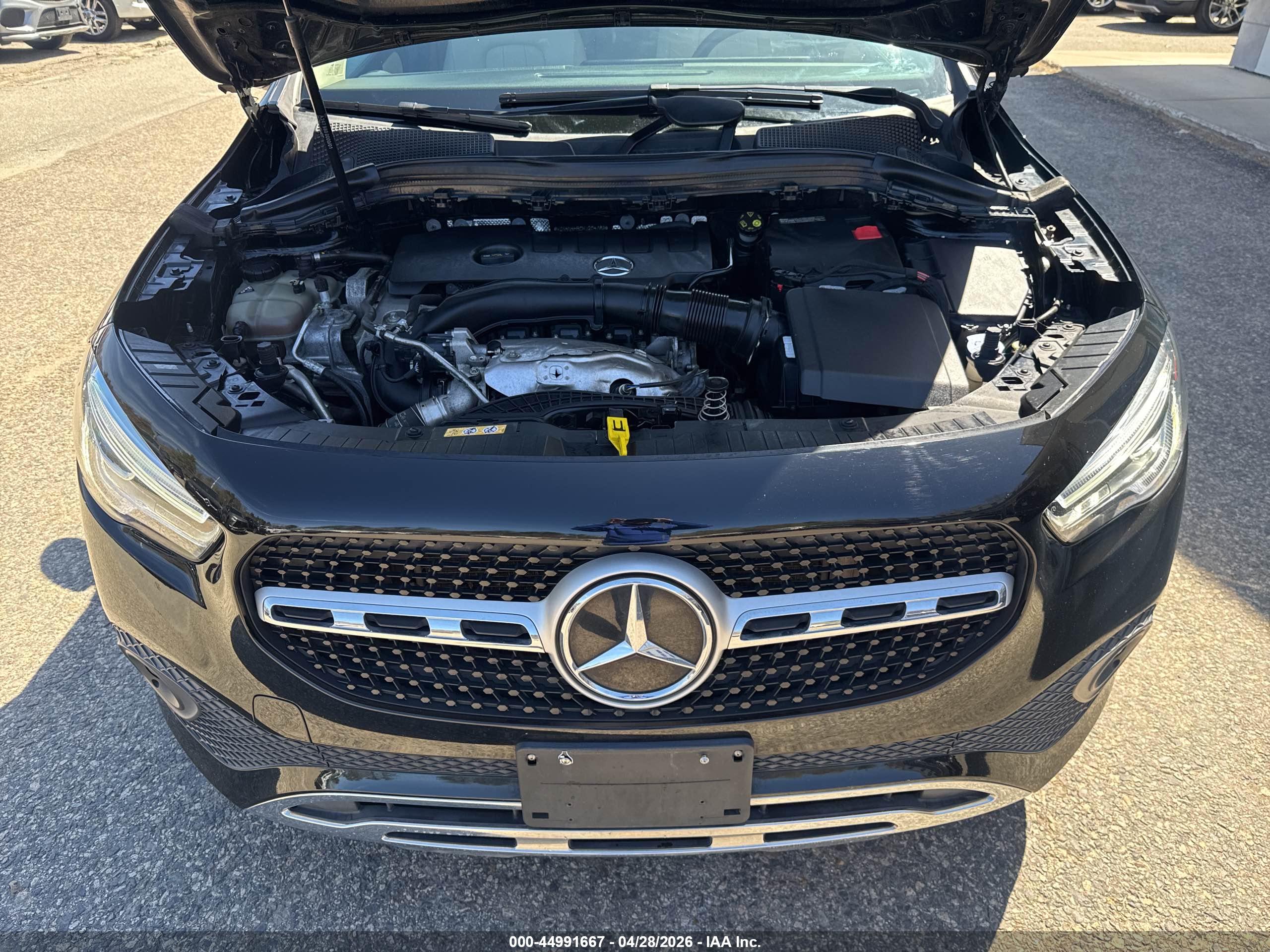 MERCEDES-BENZ GLA image 10