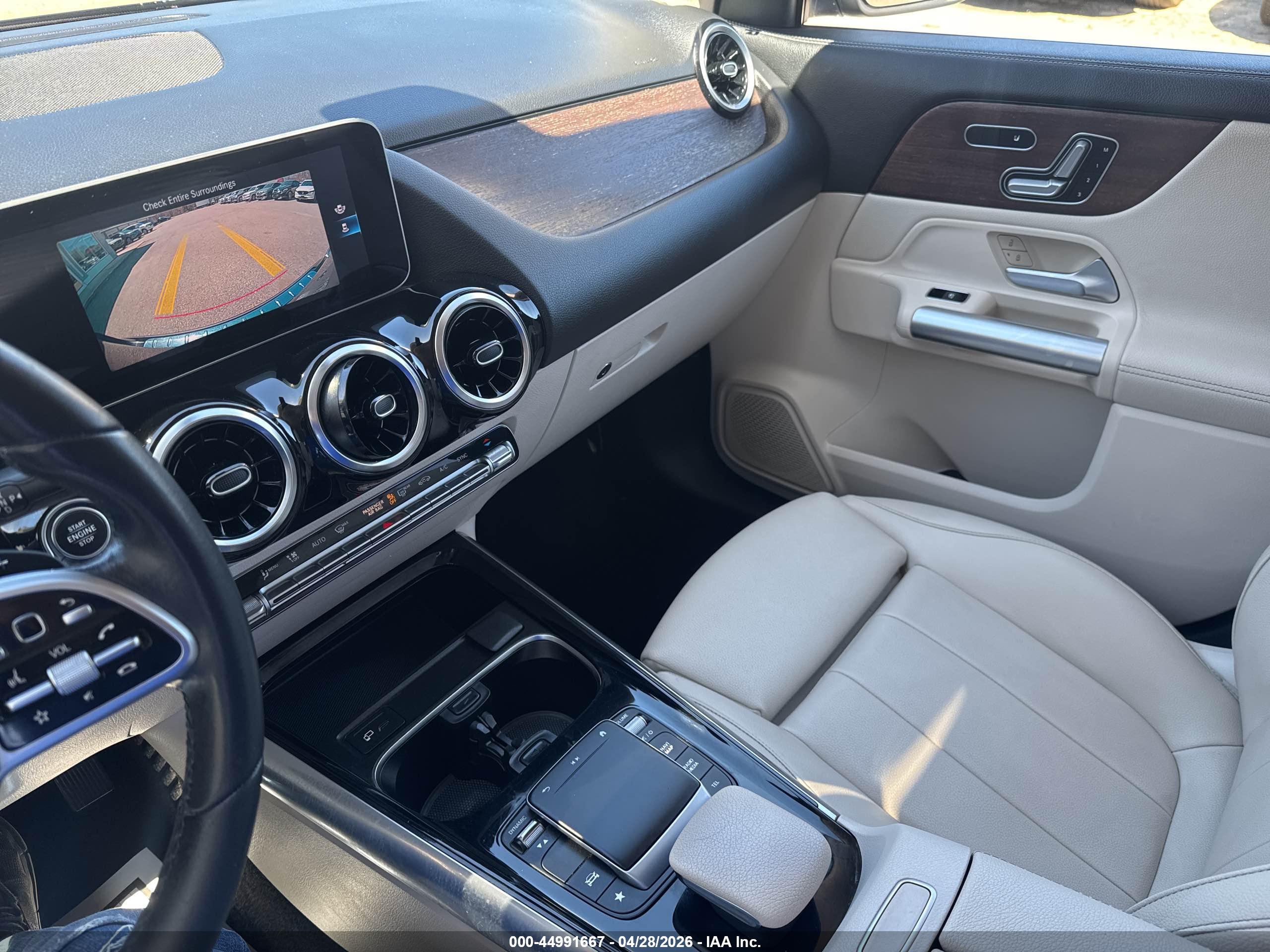 MERCEDES-BENZ GLA image 6