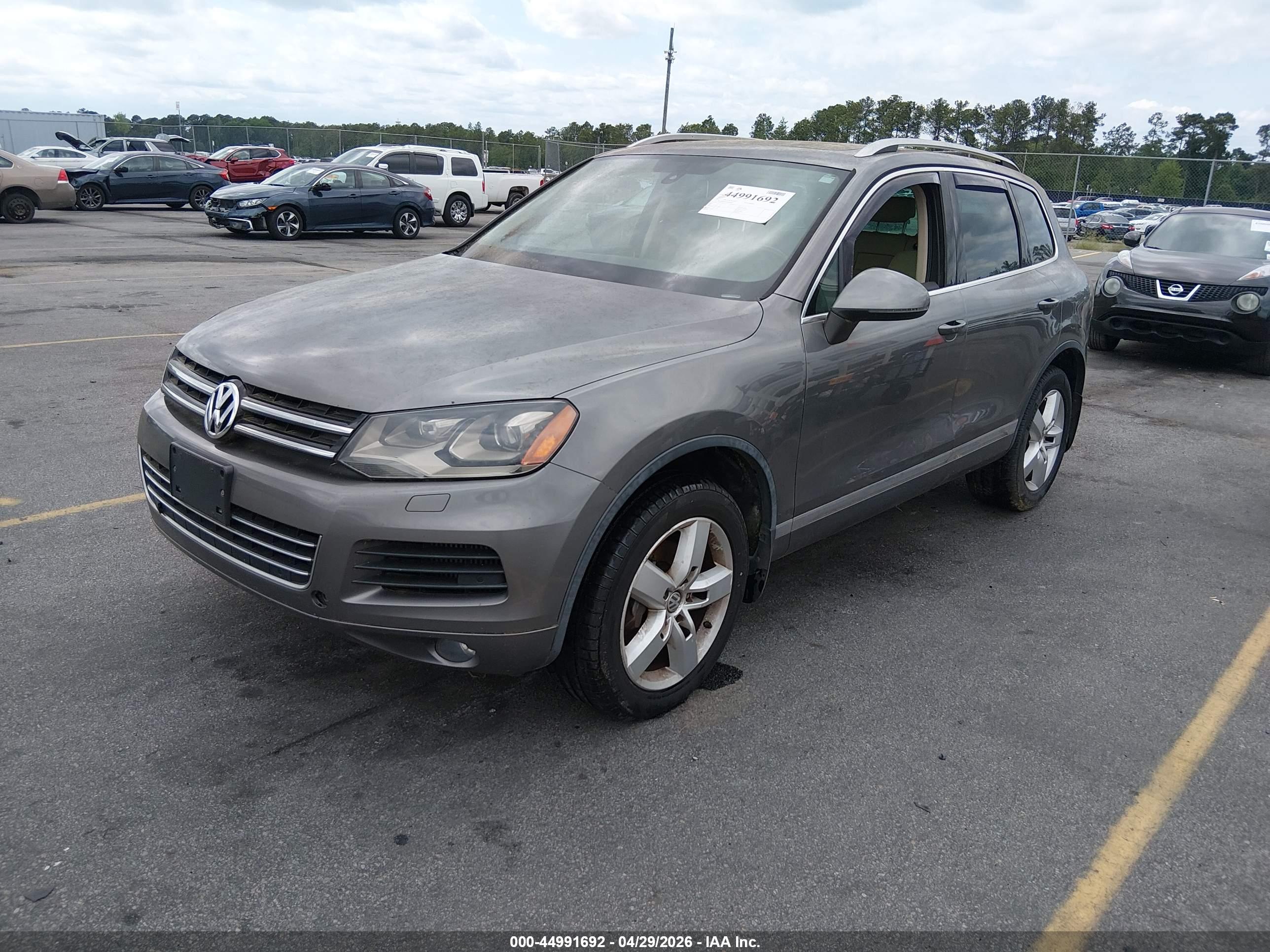 VOLKSWAGEN TOUAREG image 2