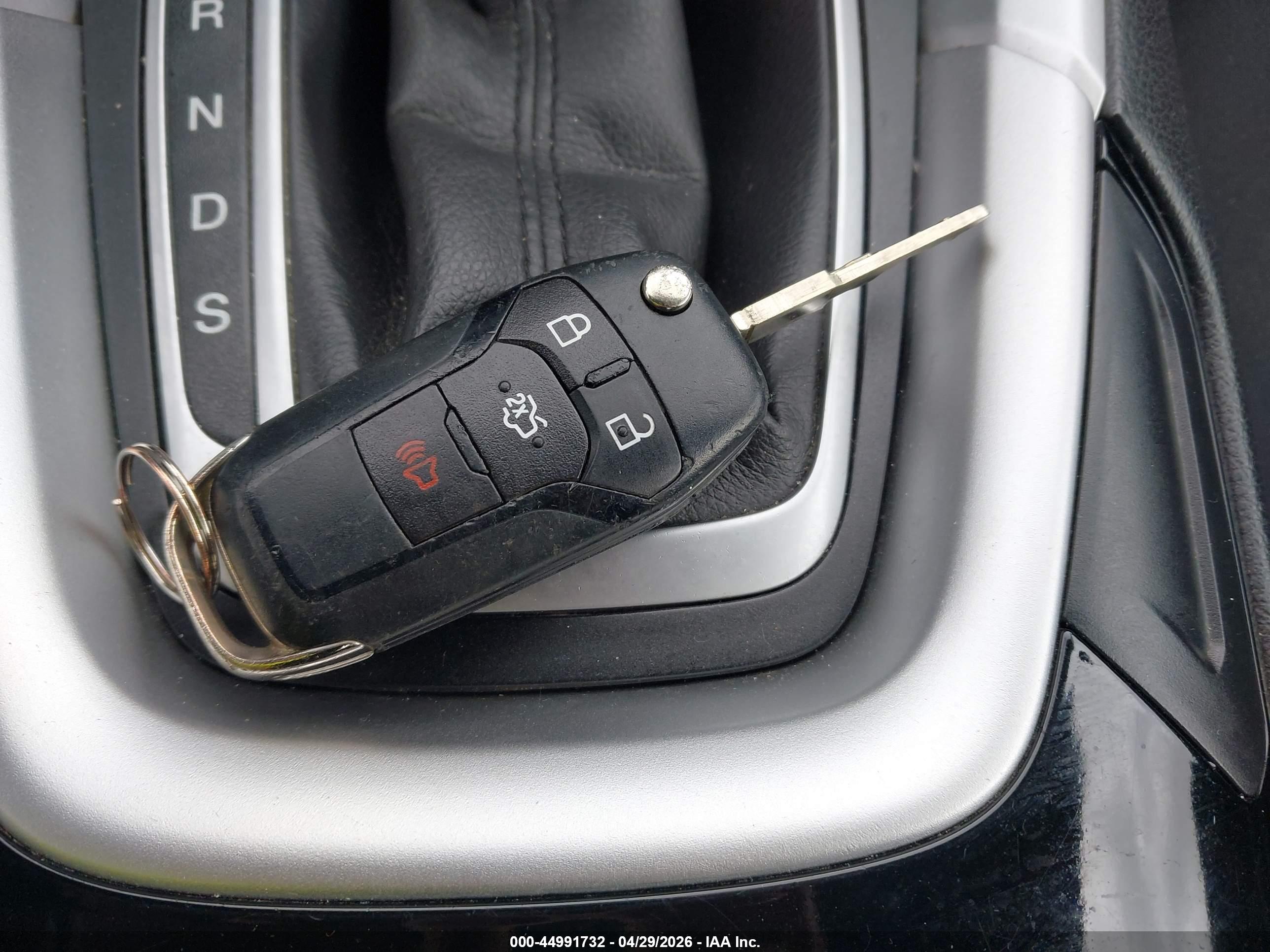FORD FUSION image 11