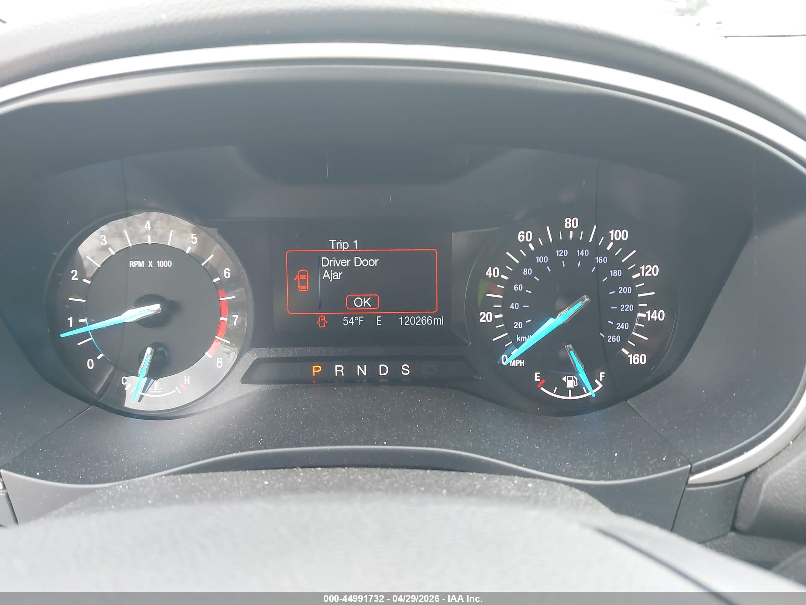 FORD FUSION image 7