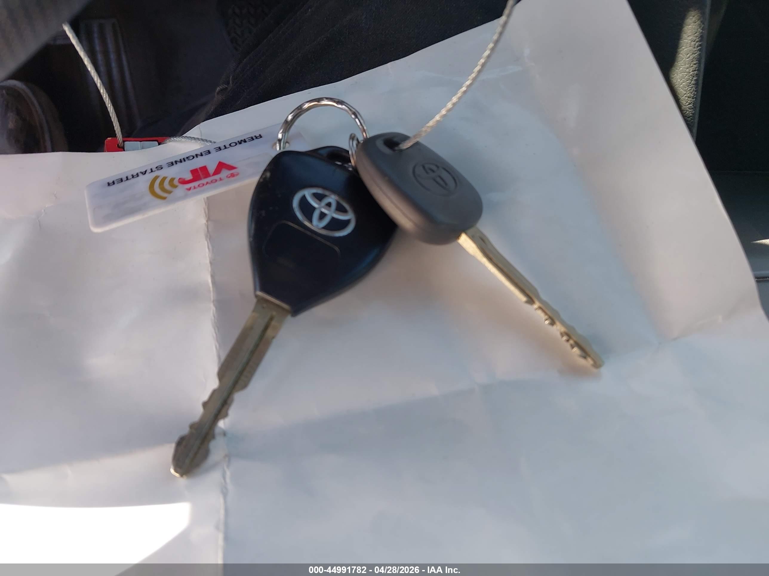 TOYOTA CAMRY image 11