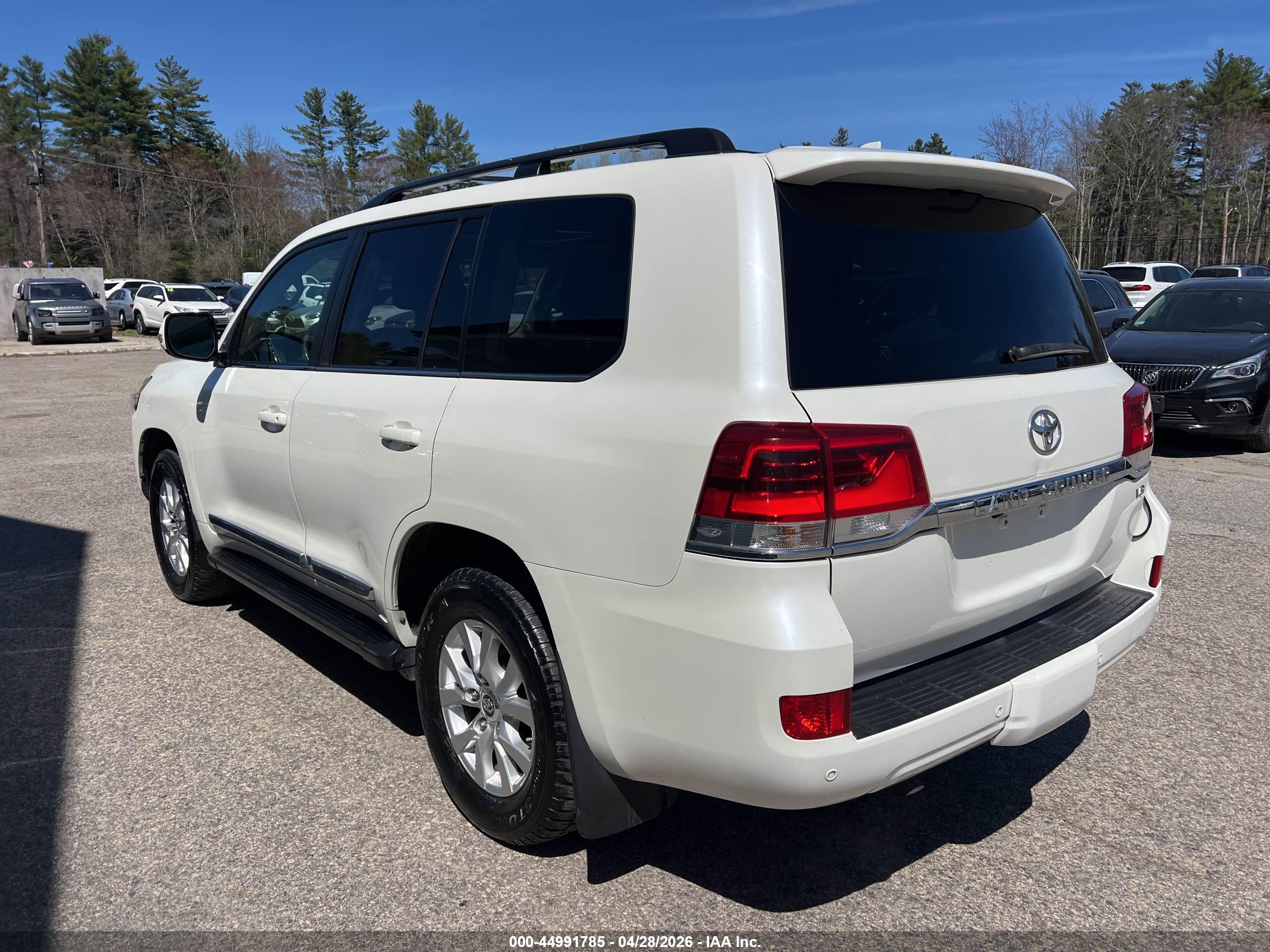 TOYOTA LAND image 3