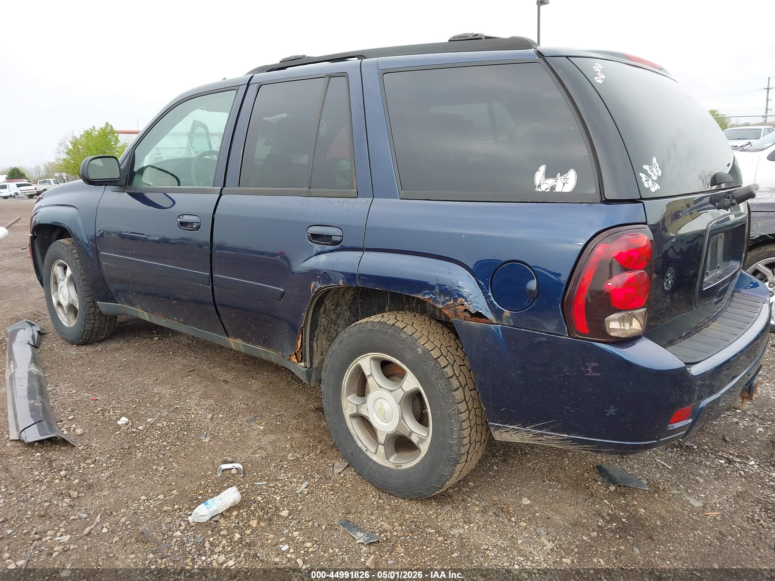 CHEVROLET TRAILBLAZER image 3