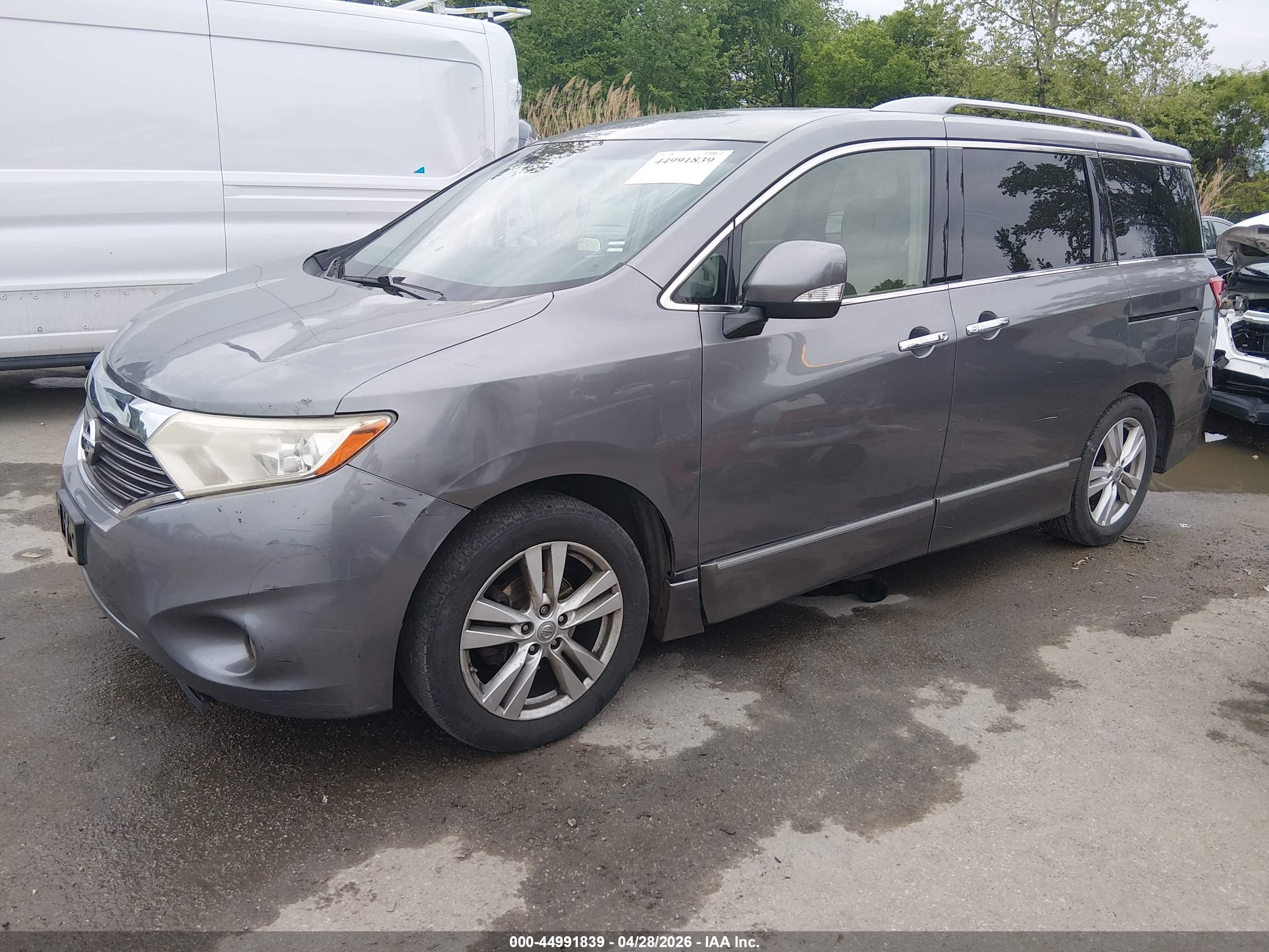 NISSAN QUEST image 2