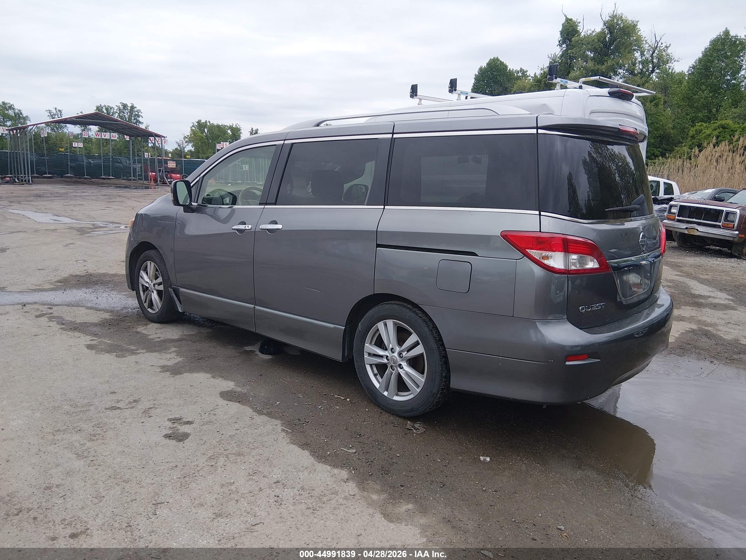 NISSAN QUEST image 3