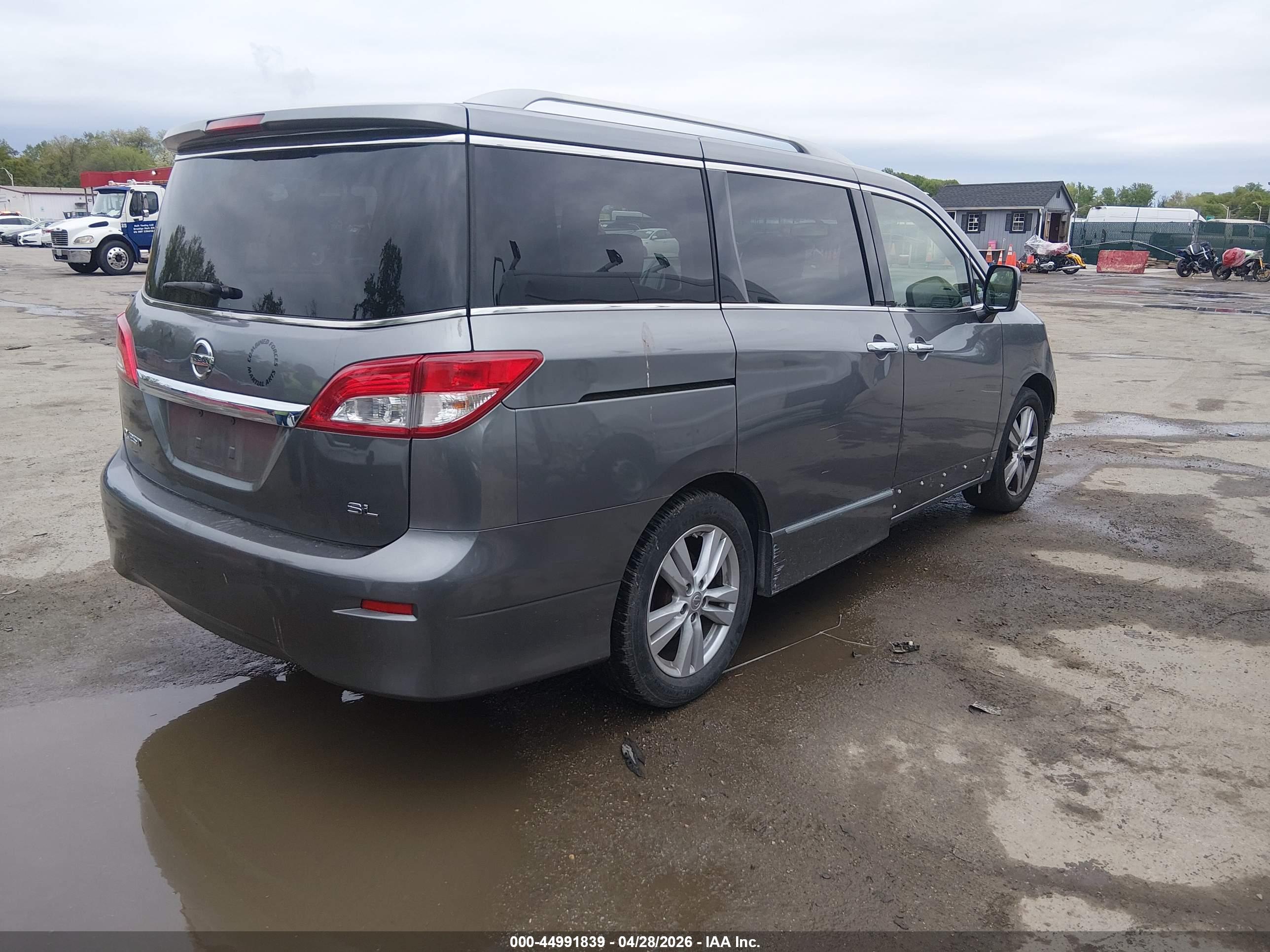 NISSAN QUEST image 4
