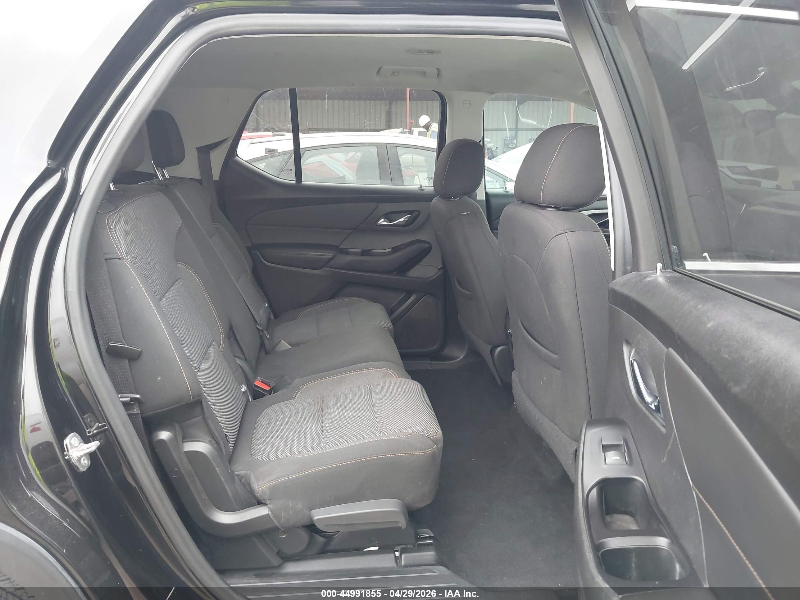 CHEVROLET TRAVERSE image 8