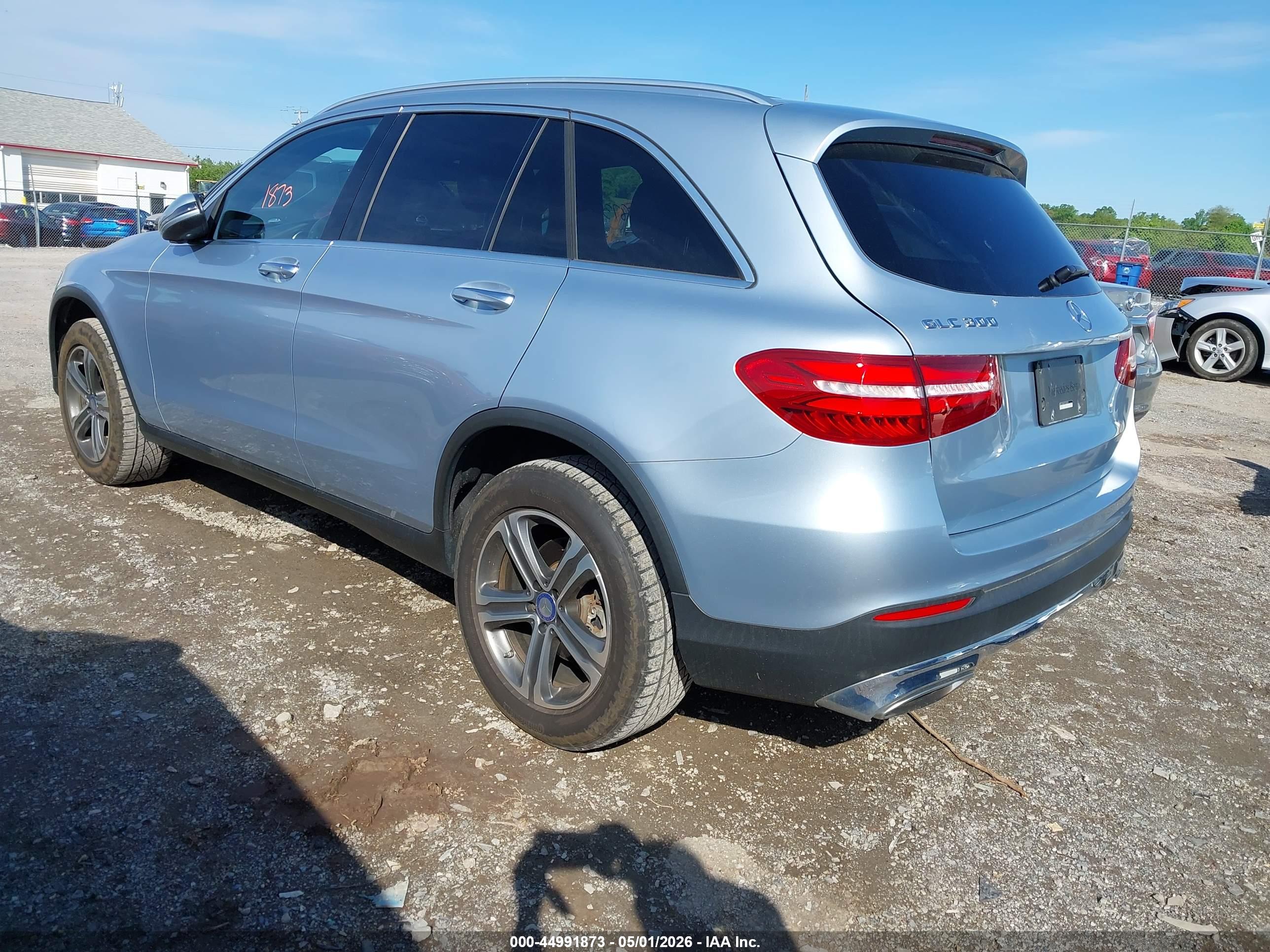 MERCEDES-BENZ GLC image 3