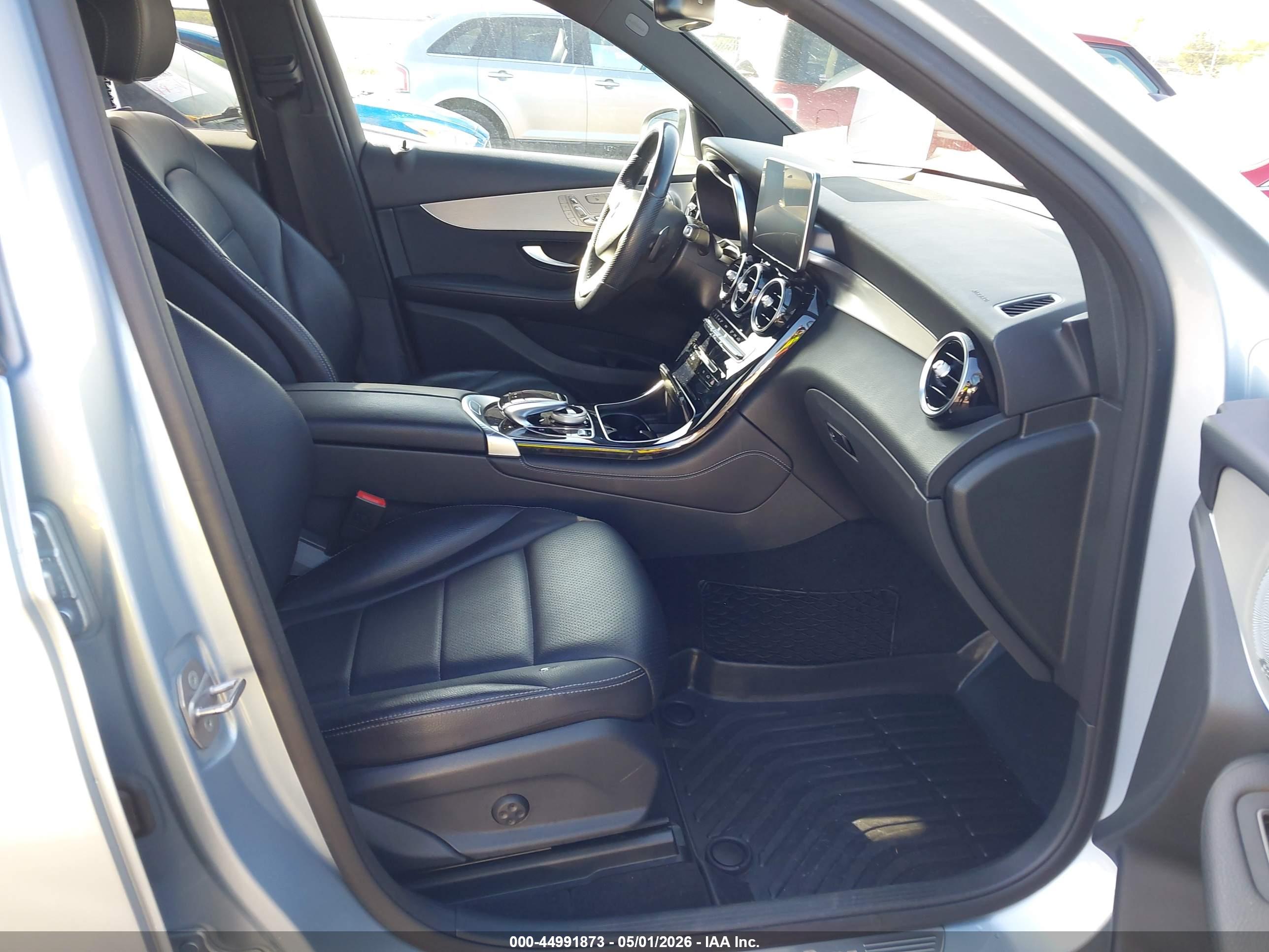 MERCEDES-BENZ GLC image 5