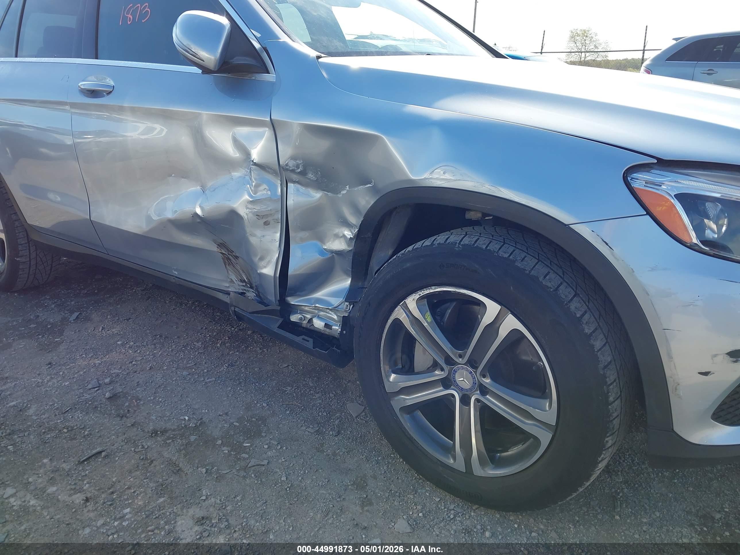 MERCEDES-BENZ GLC image 6