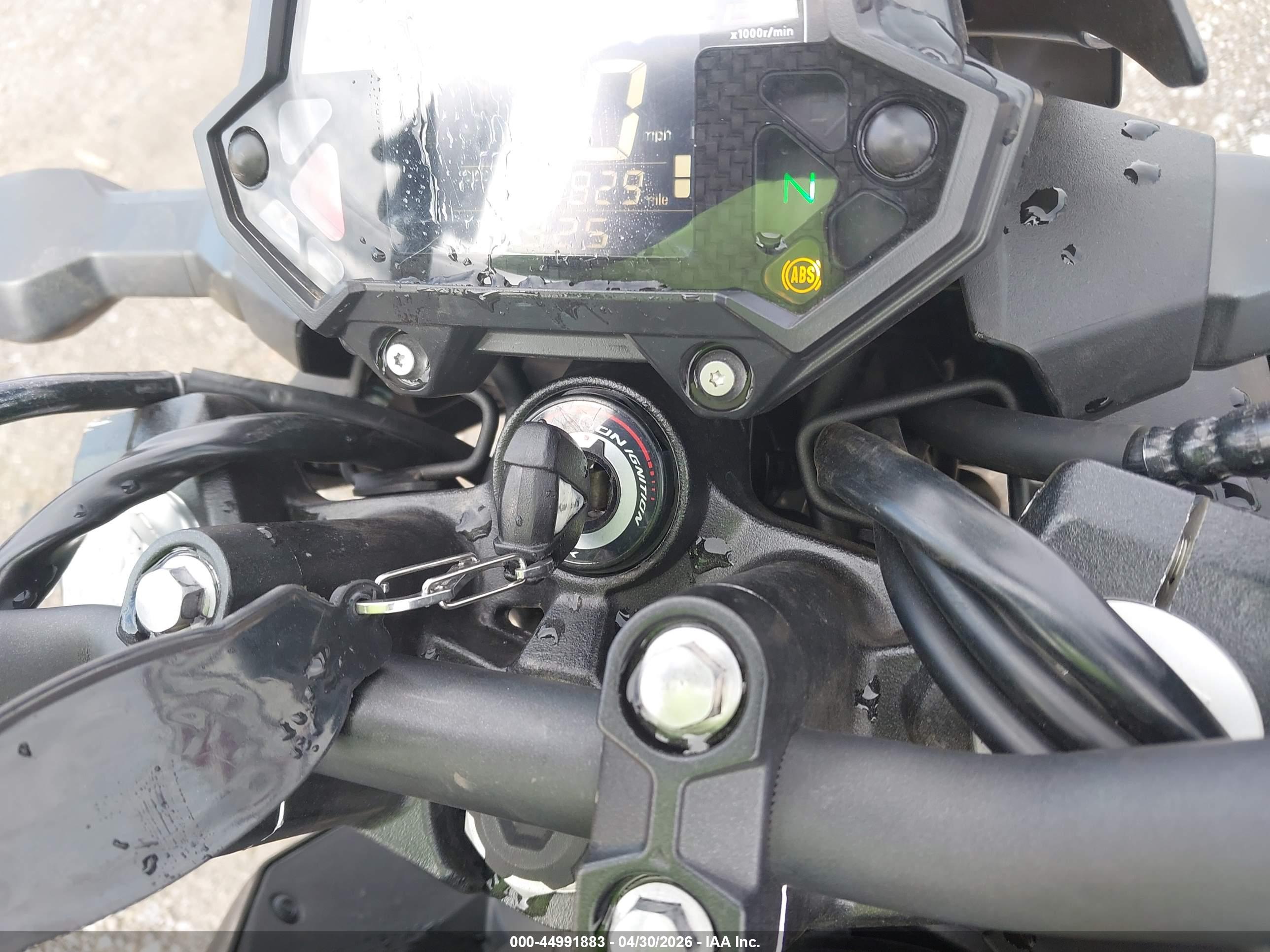KAWASAKI ER400 image 11
