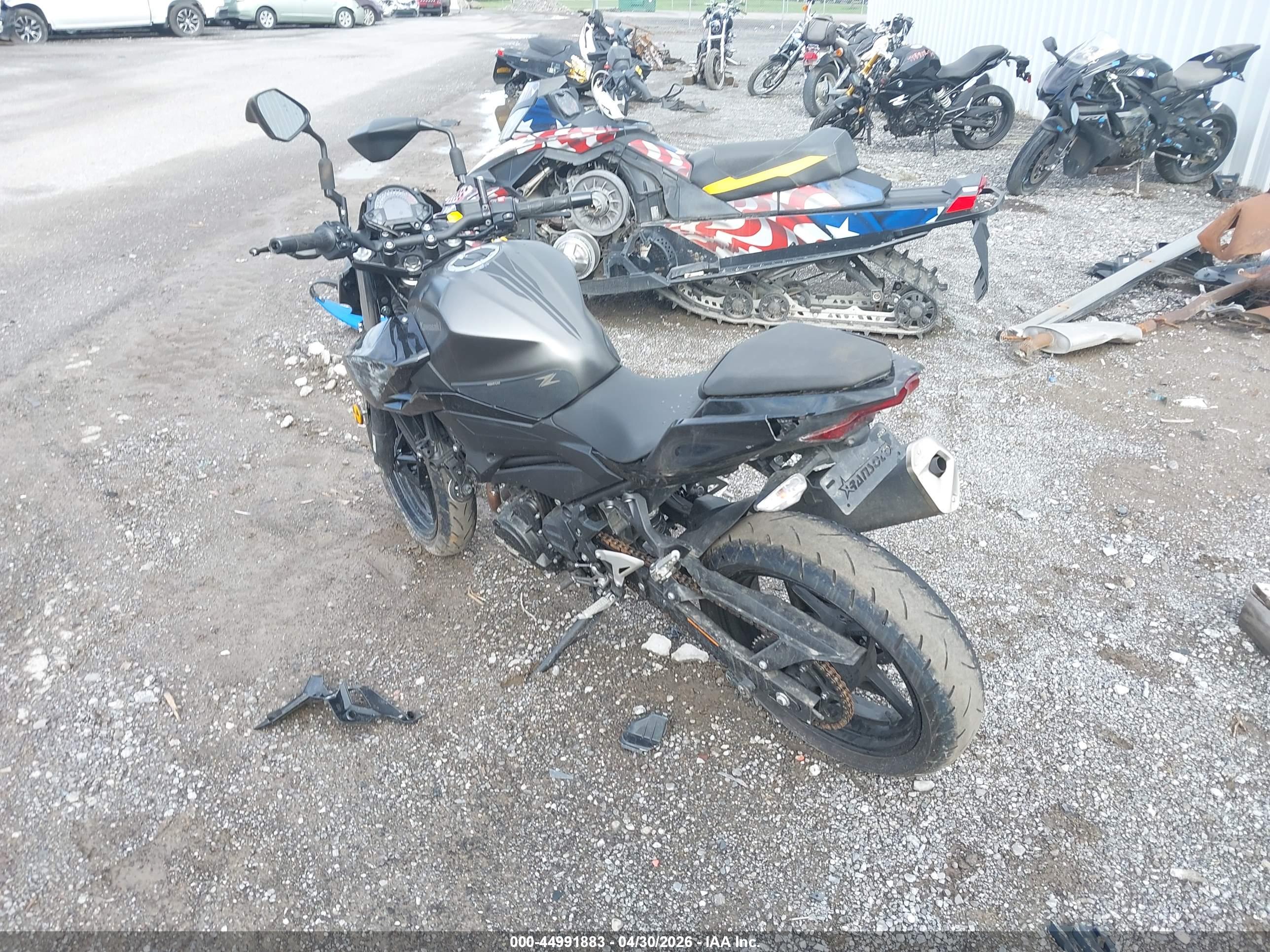 KAWASAKI ER400 image 3