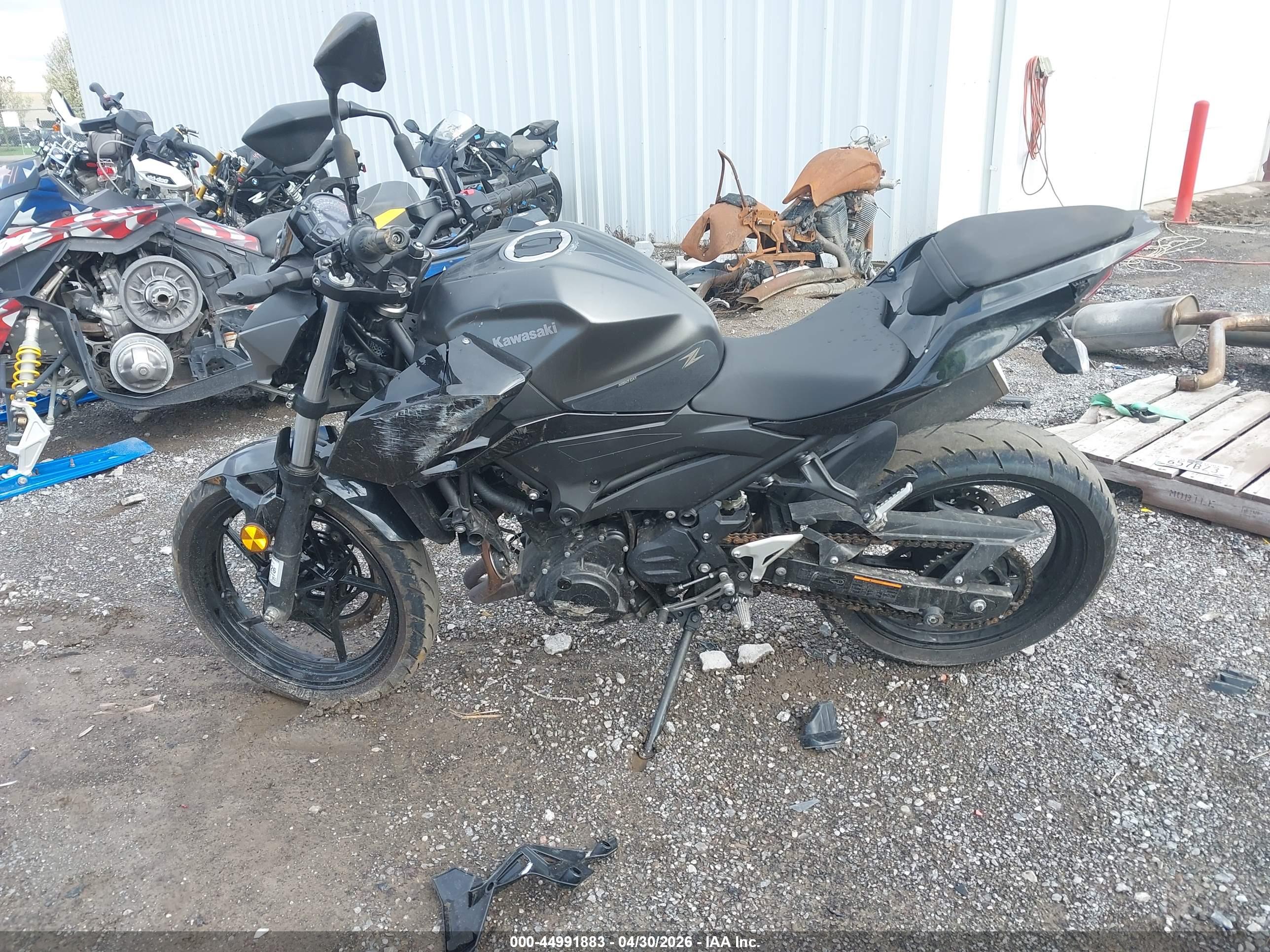 KAWASAKI ER400 image 9