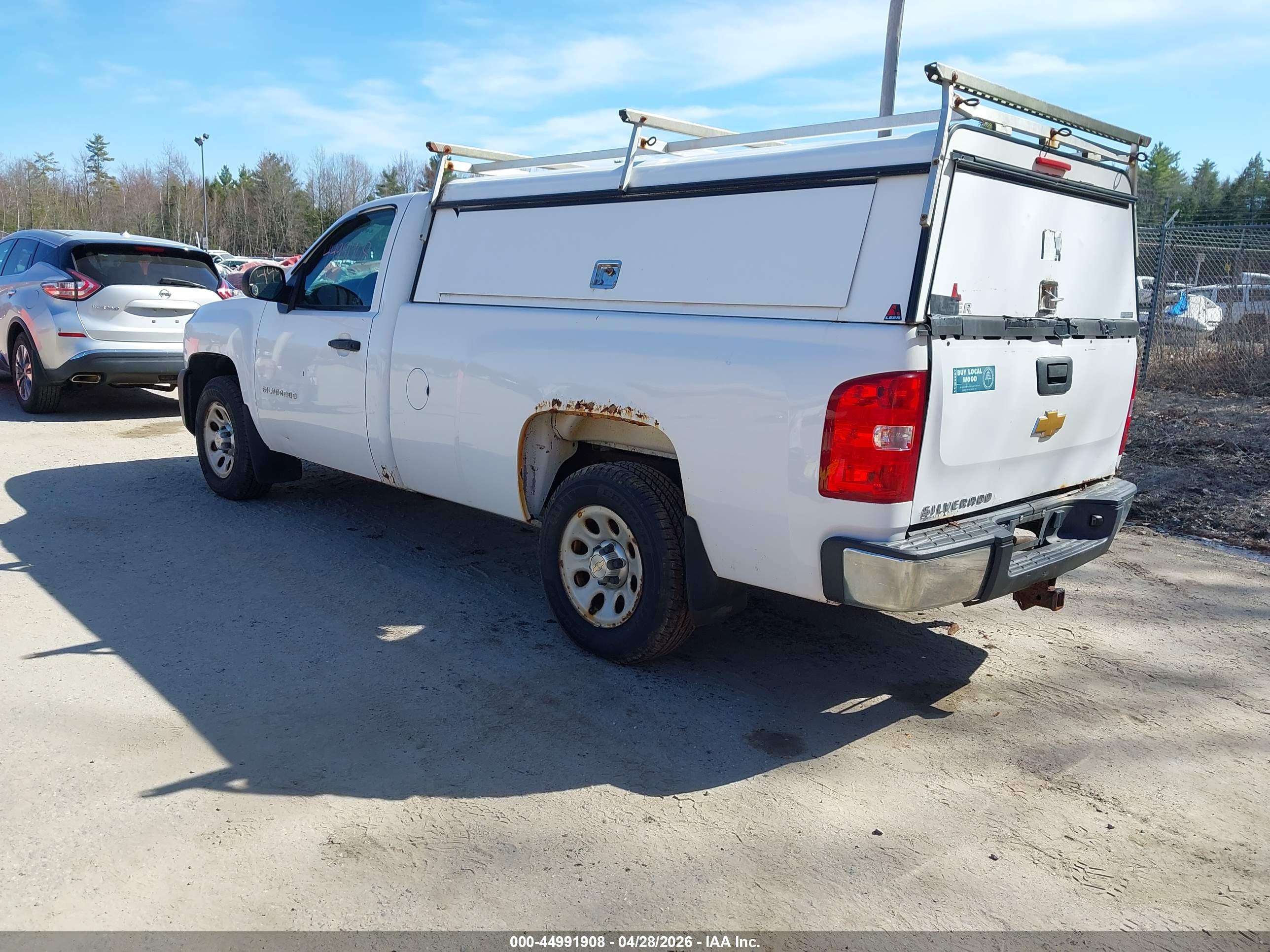 CHEVROLET SILVERADO image 3
