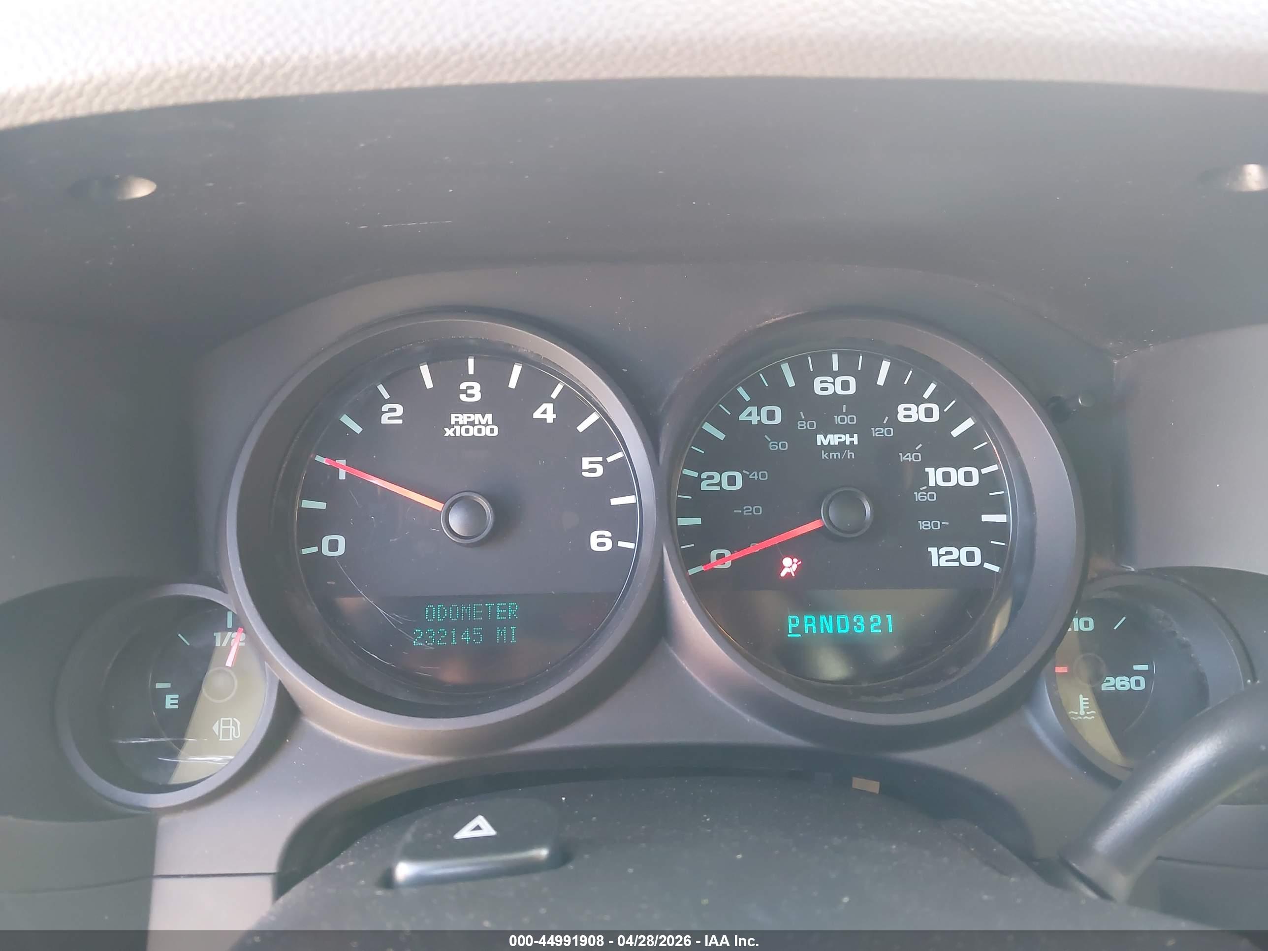 CHEVROLET SILVERADO image 7