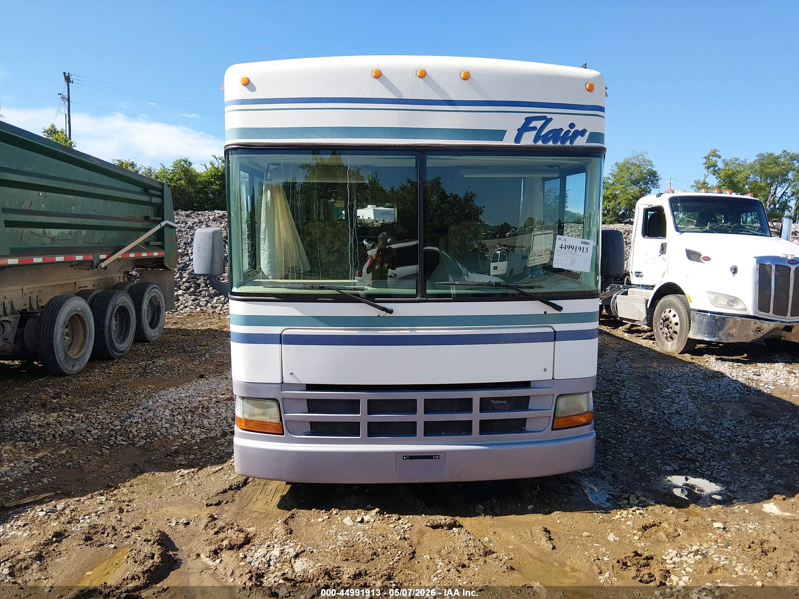 WORKHORSE CUSTOM image 6