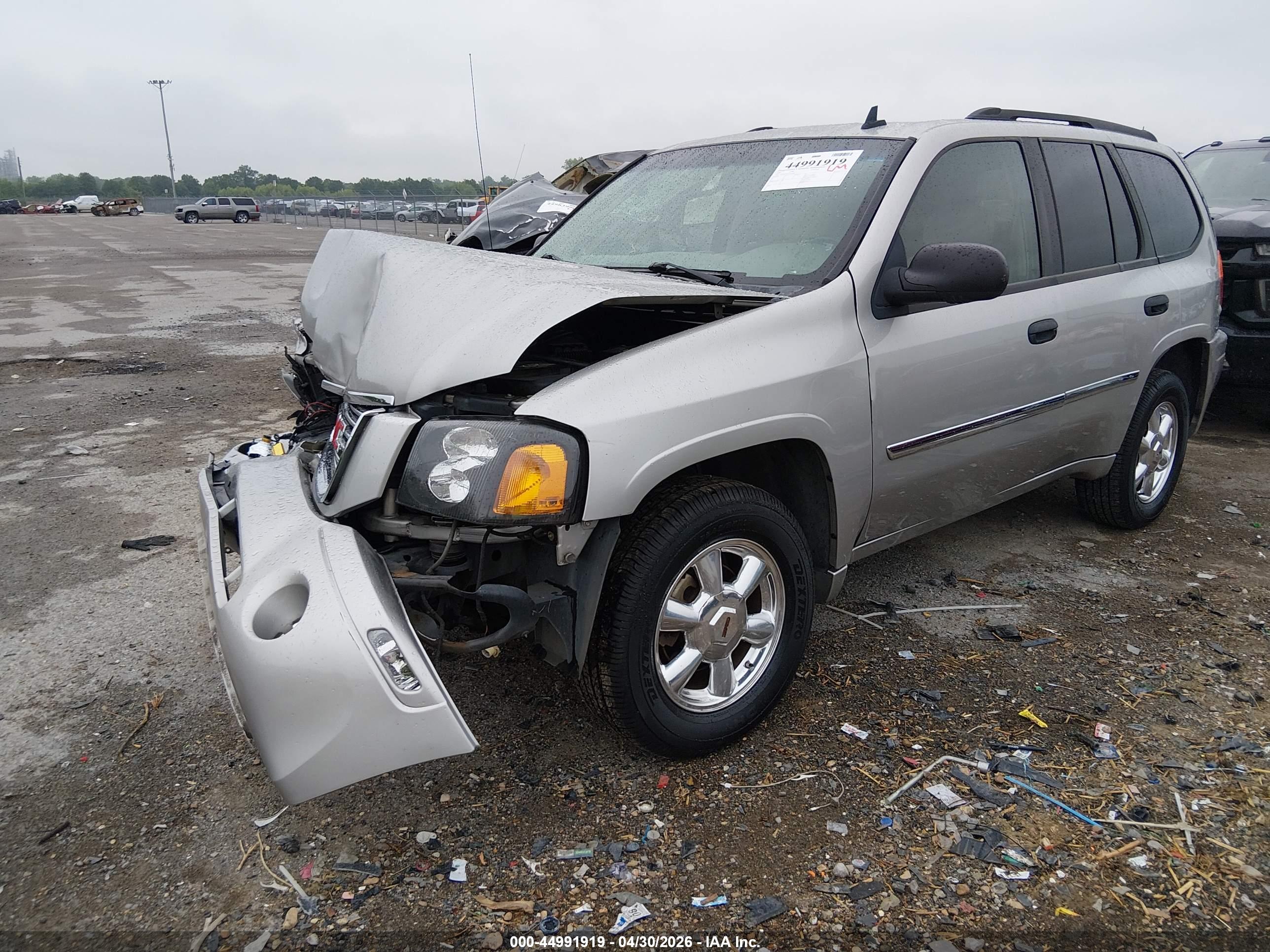 GMC ENVOY image 2