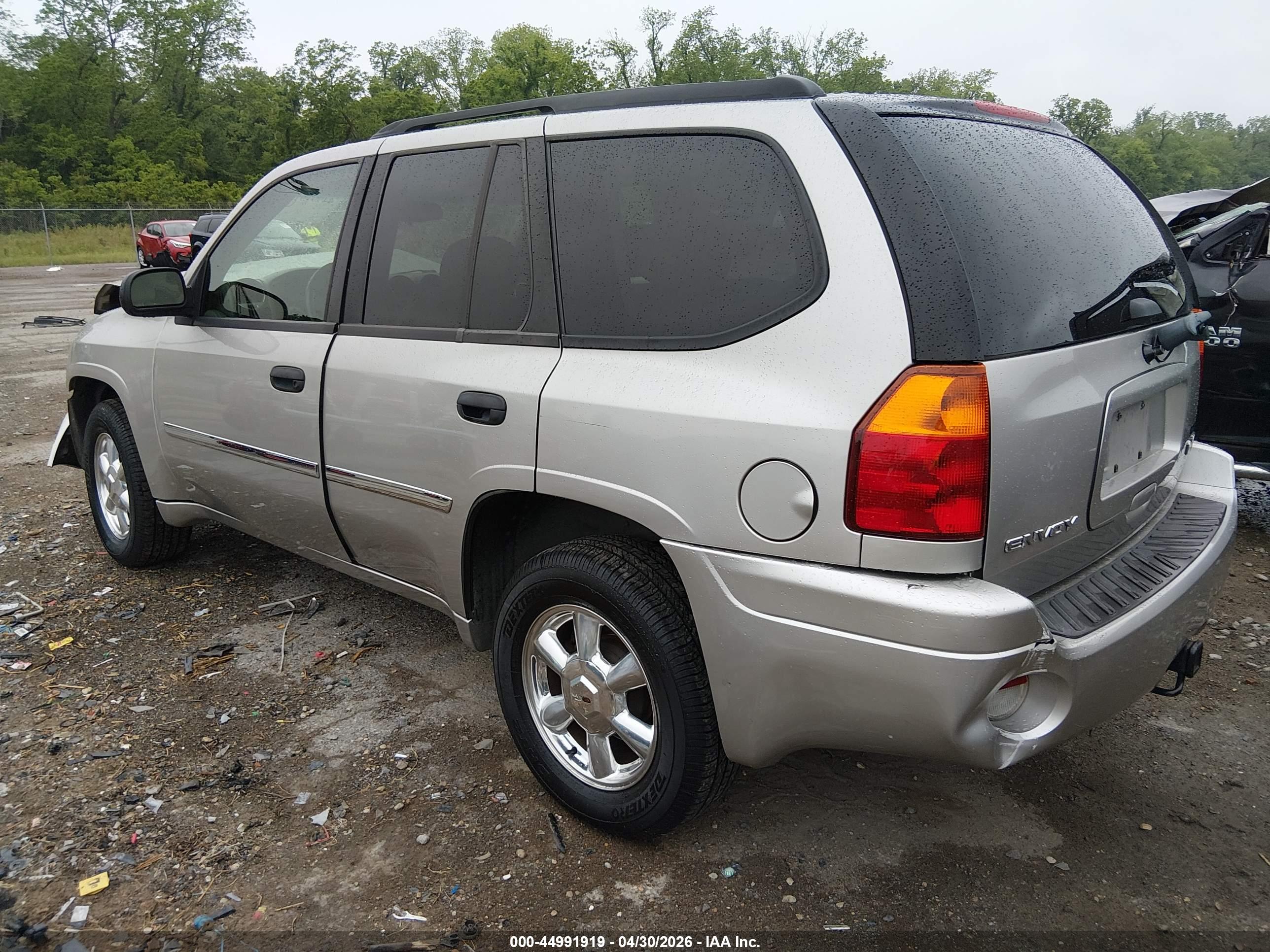 GMC ENVOY image 3