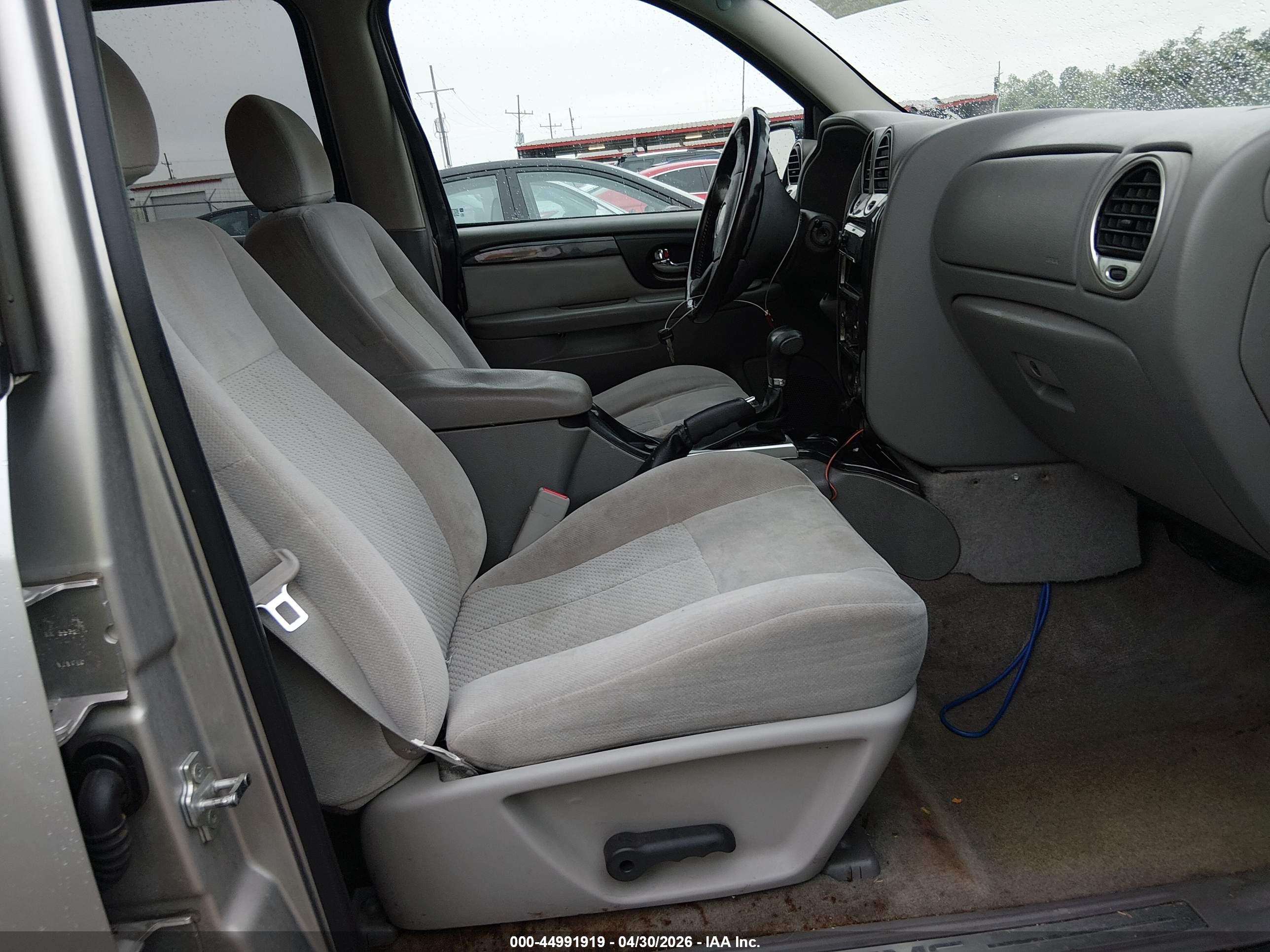 GMC ENVOY image 5