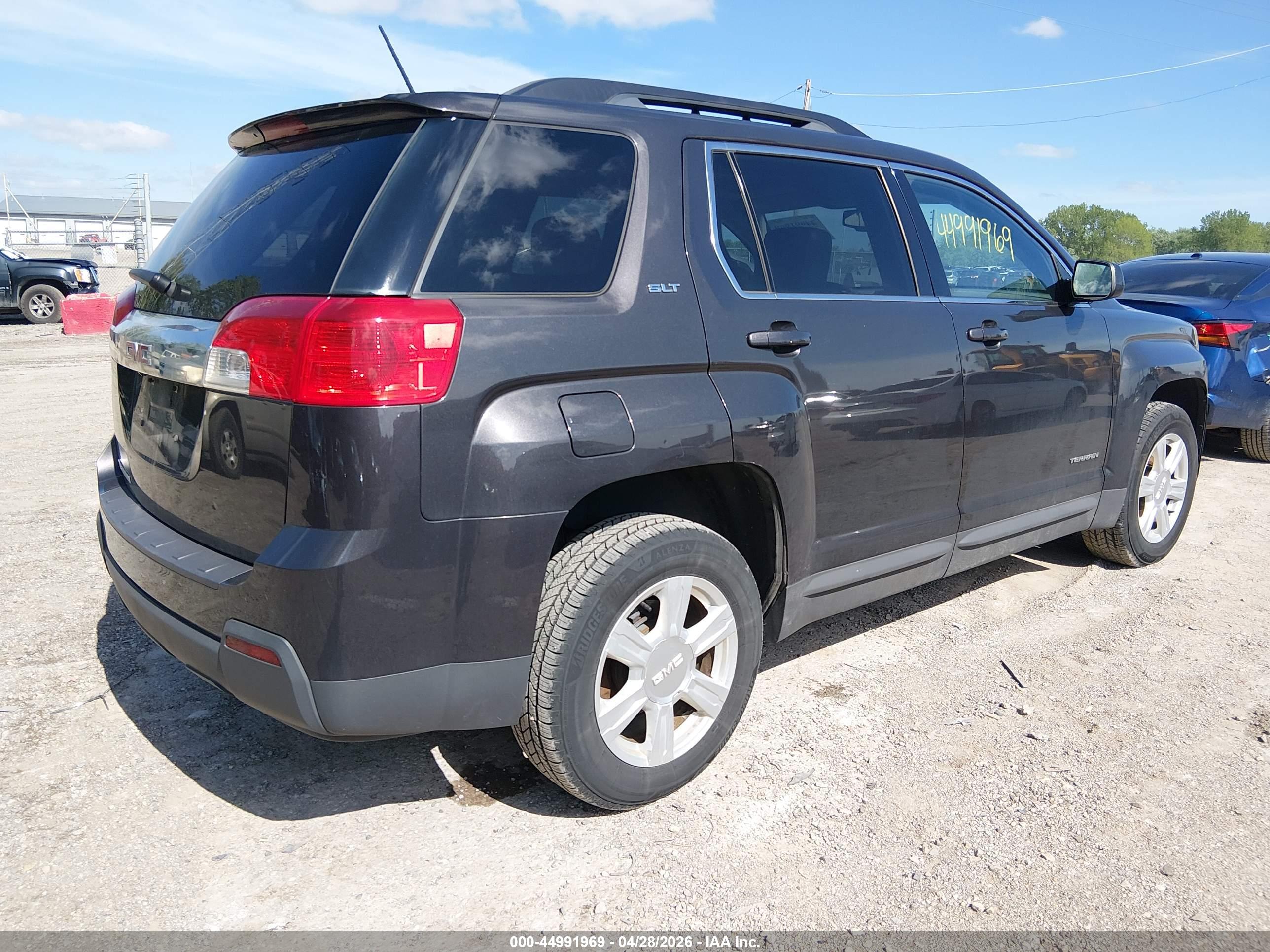 GMC TERRAIN image 4