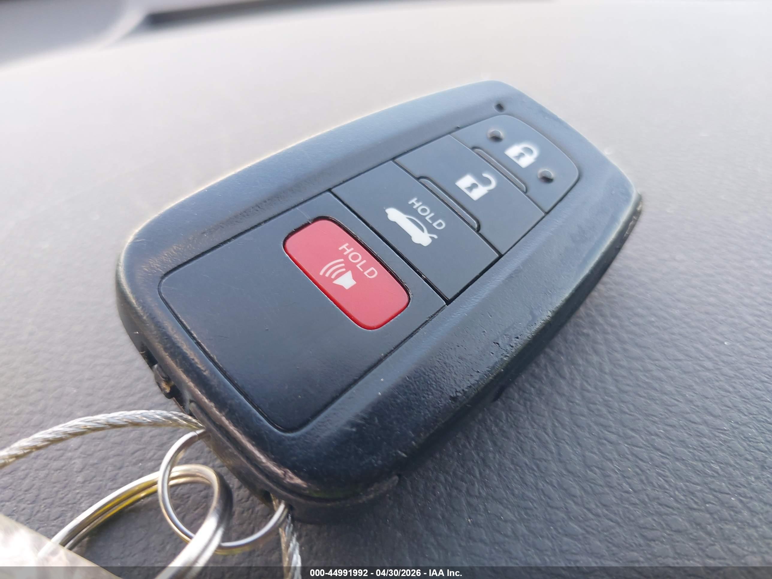 TOYOTA CAMRY image 11