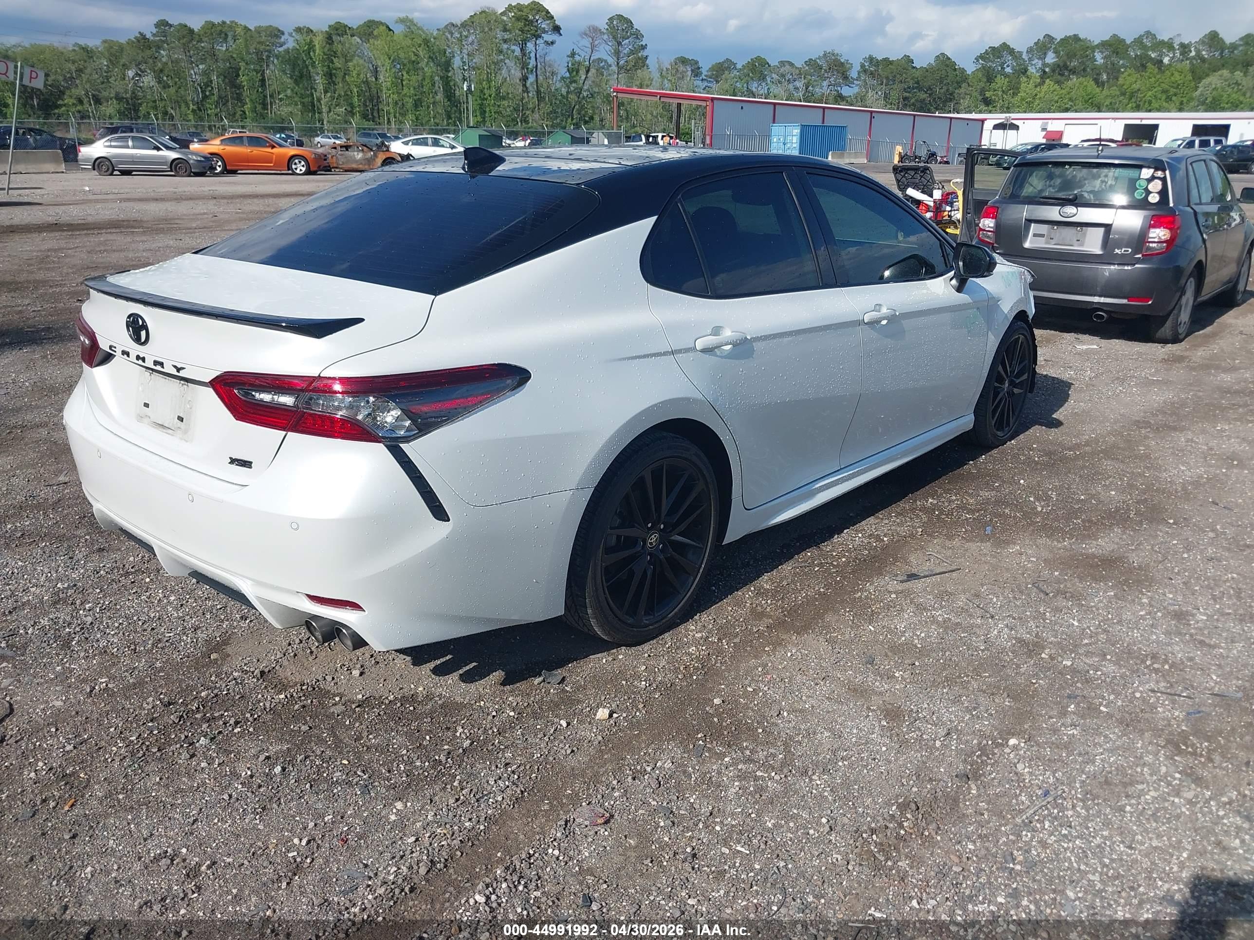 TOYOTA CAMRY image 4