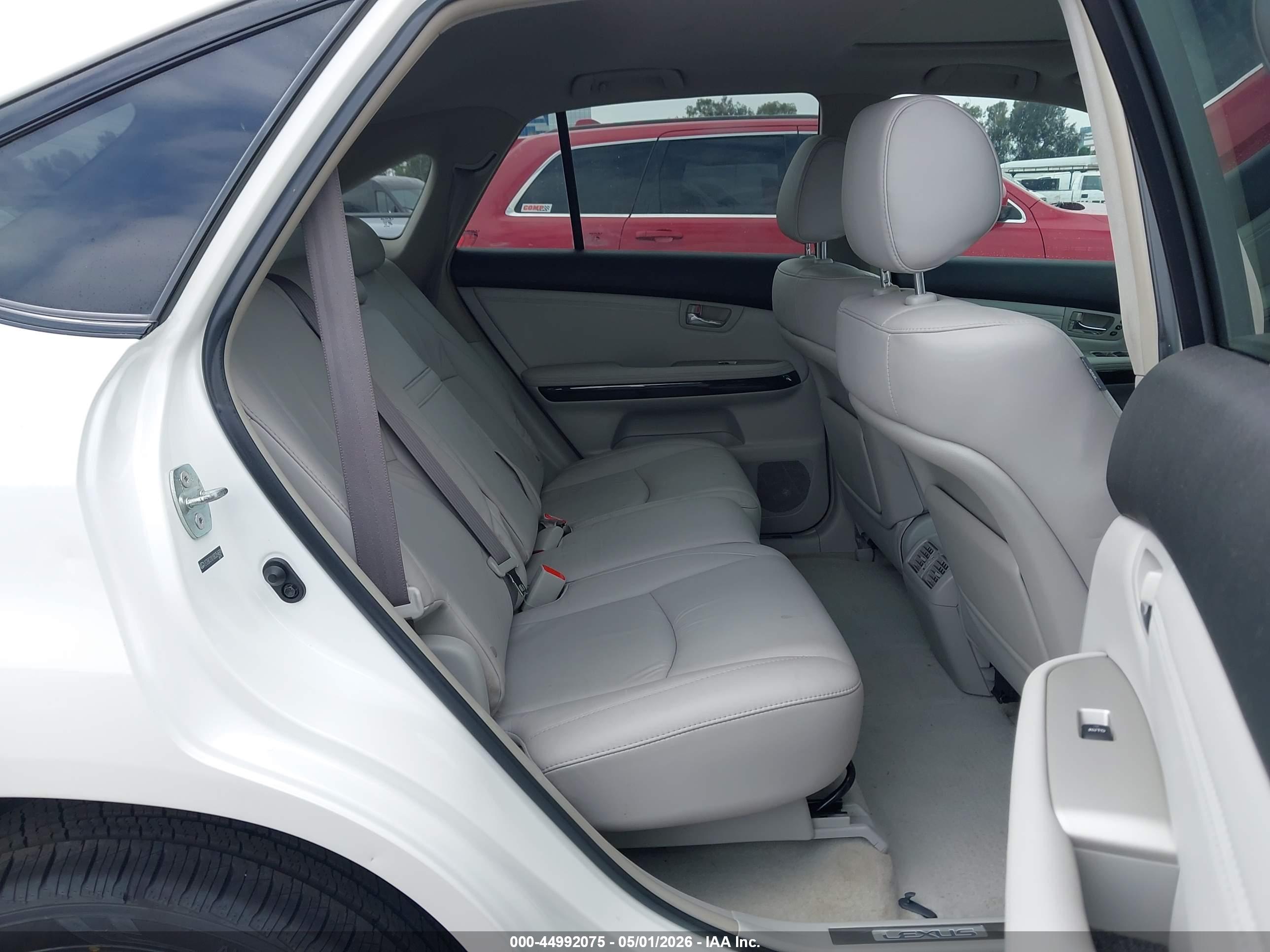 LEXUS RX image 8