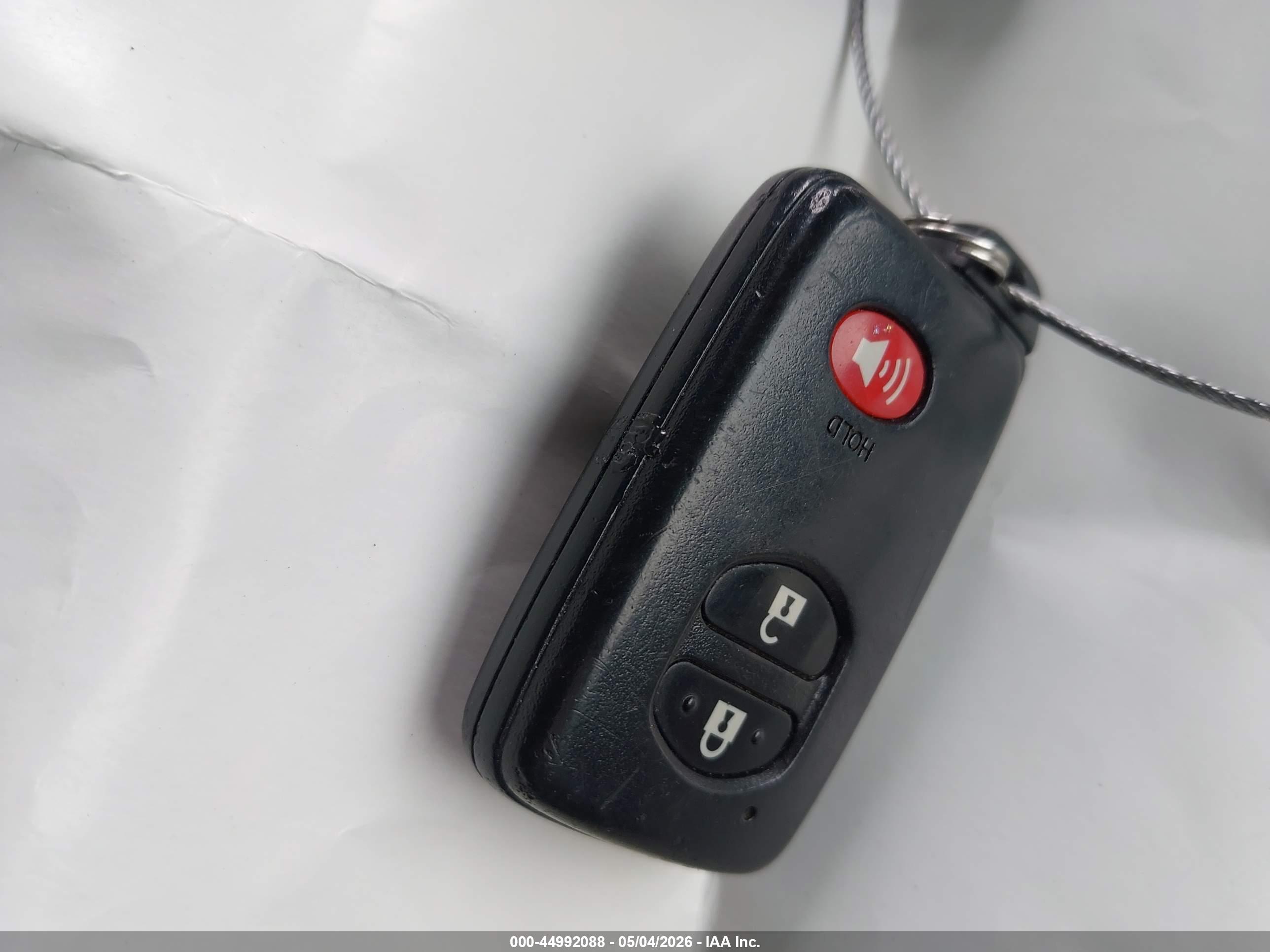 TOYOTA PRIUS image 11