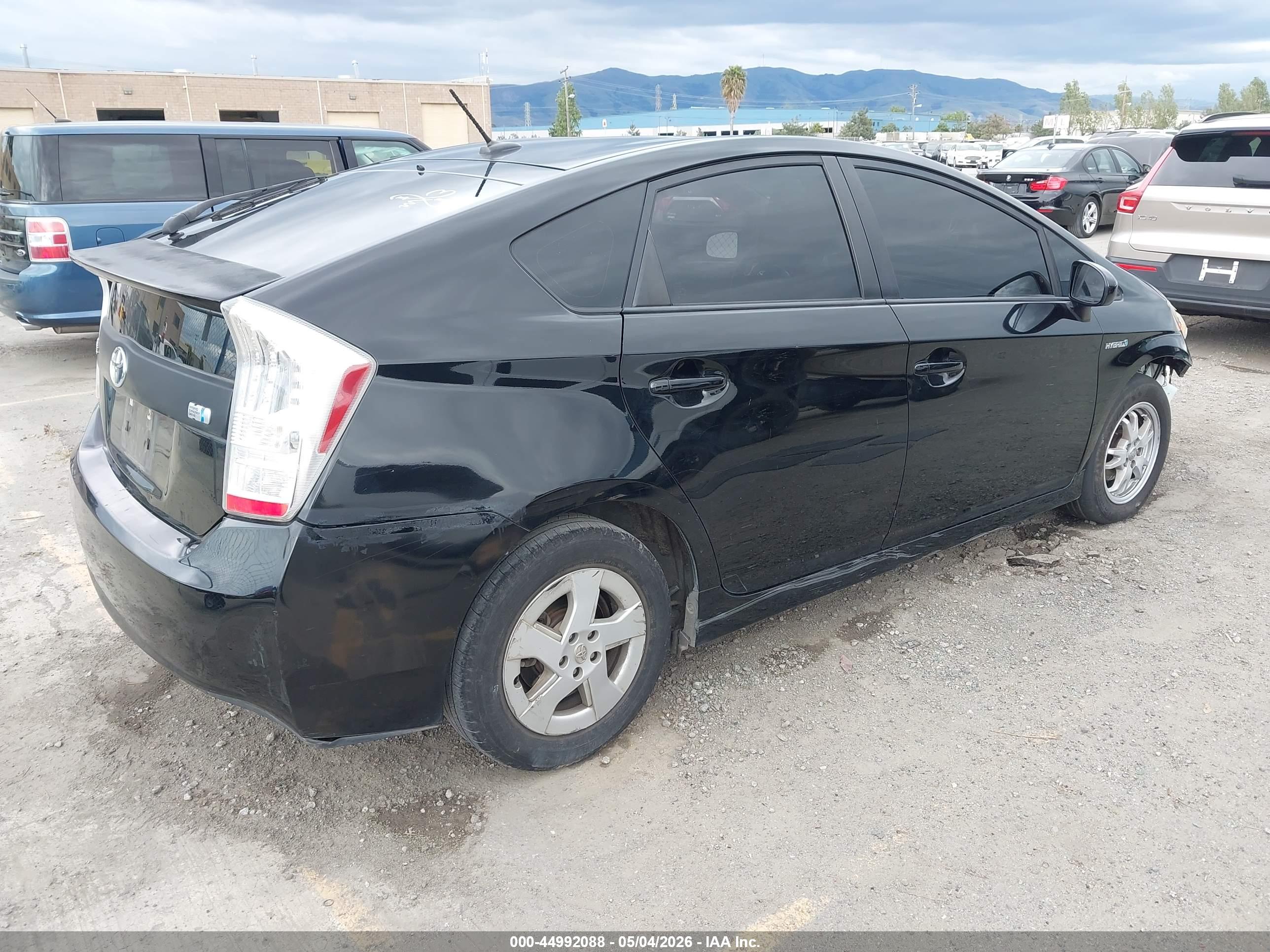TOYOTA PRIUS image 4