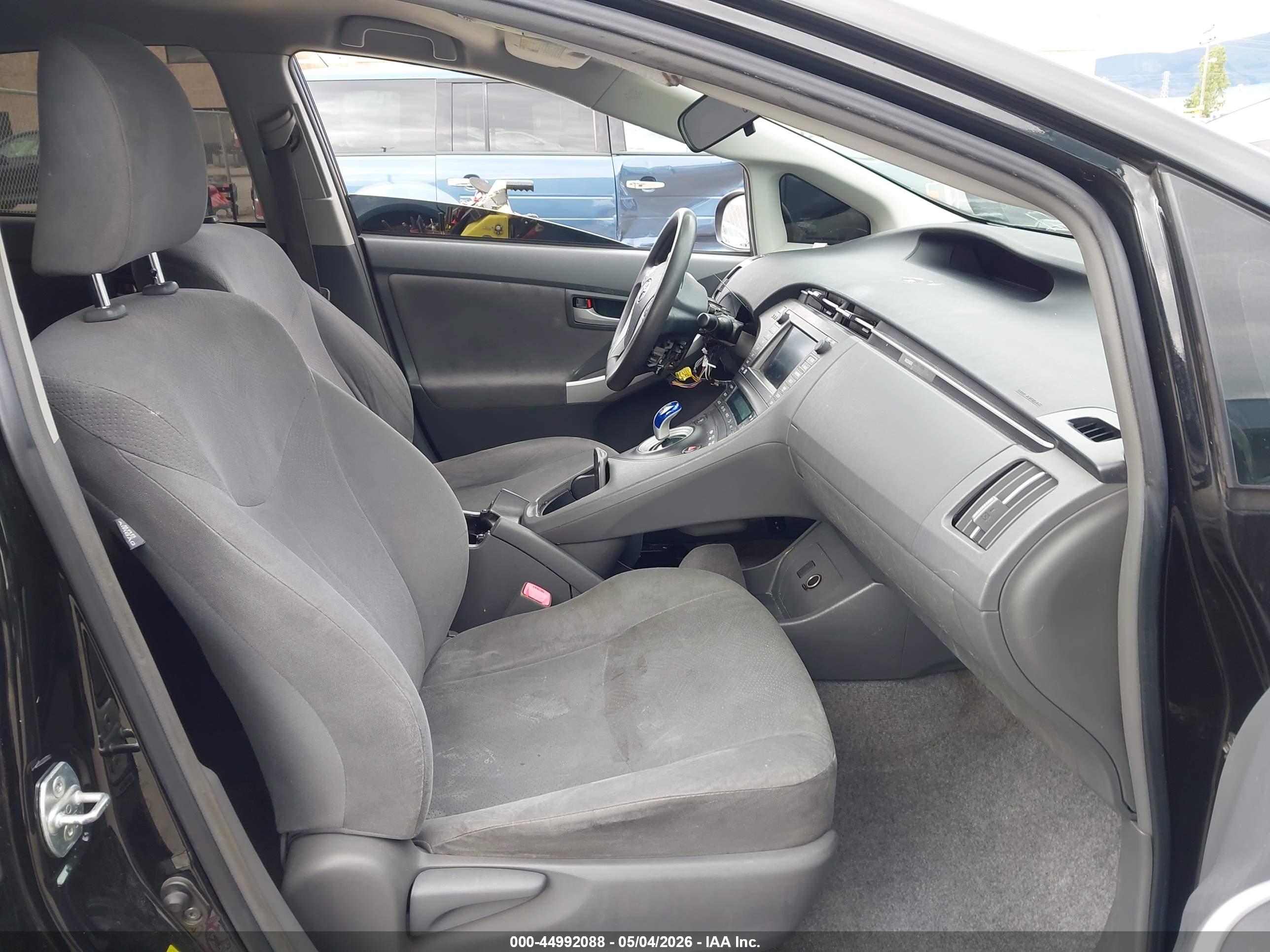 TOYOTA PRIUS image 5