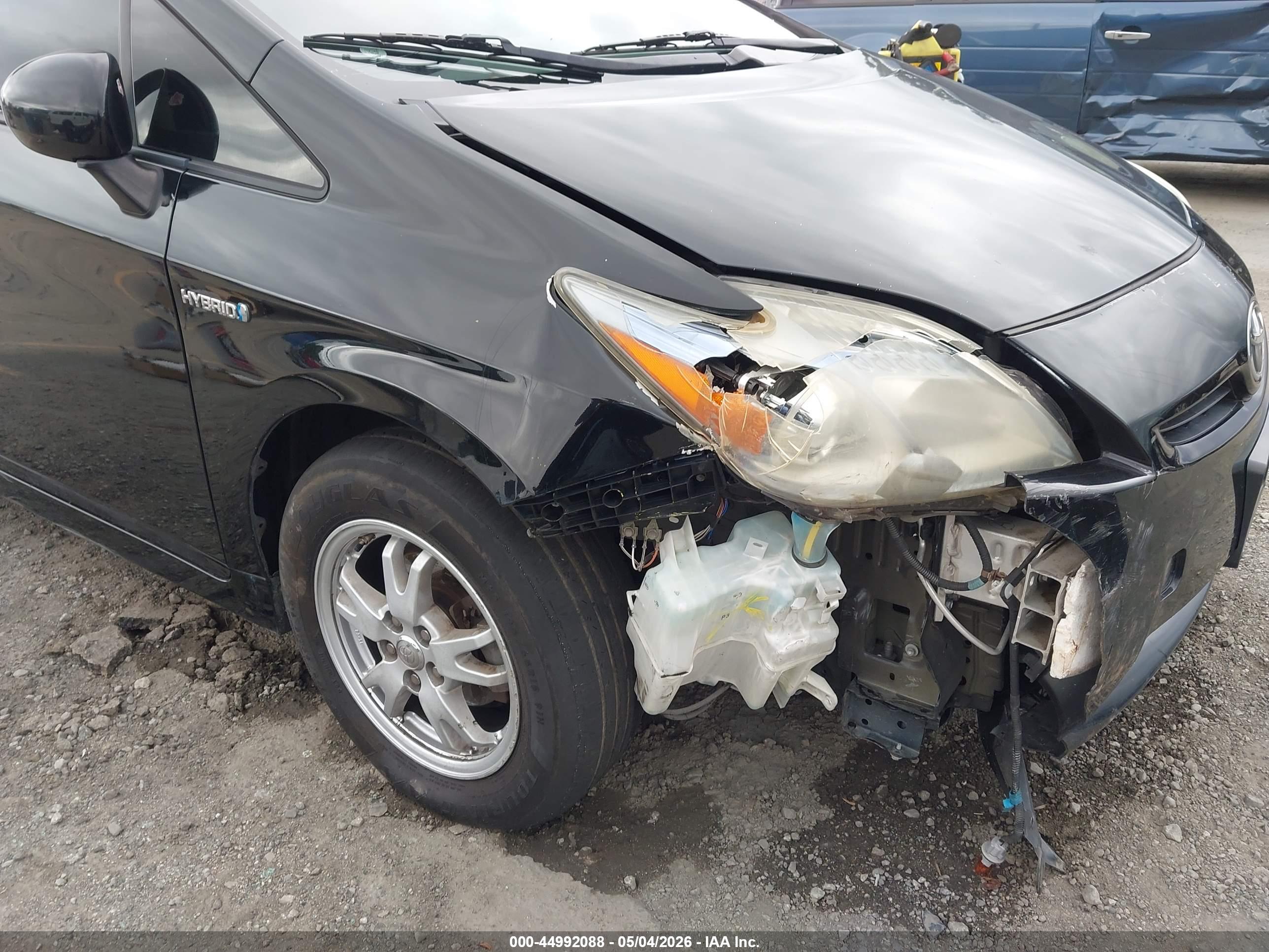 TOYOTA PRIUS image 6