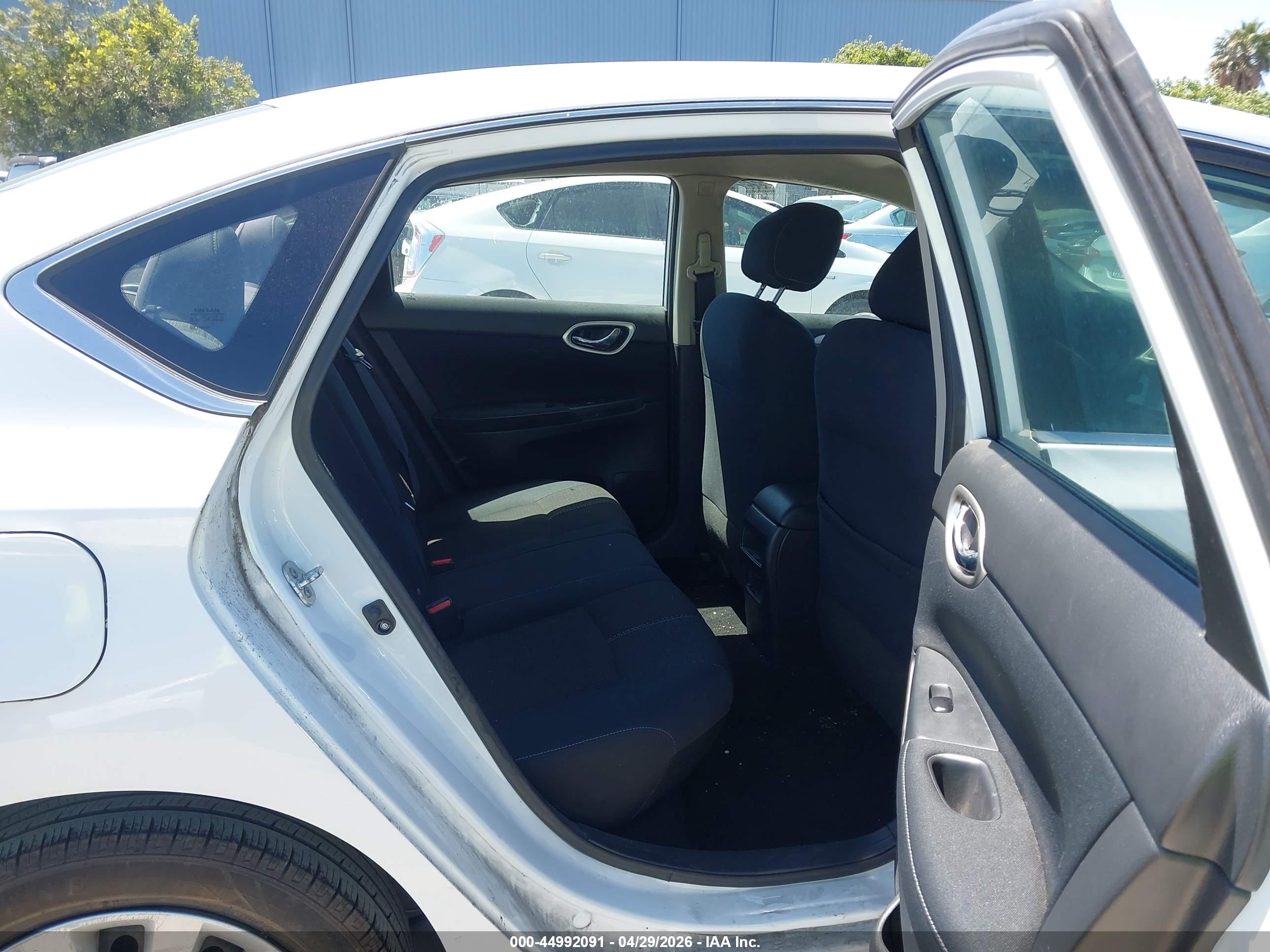 NISSAN SENTRA image 8