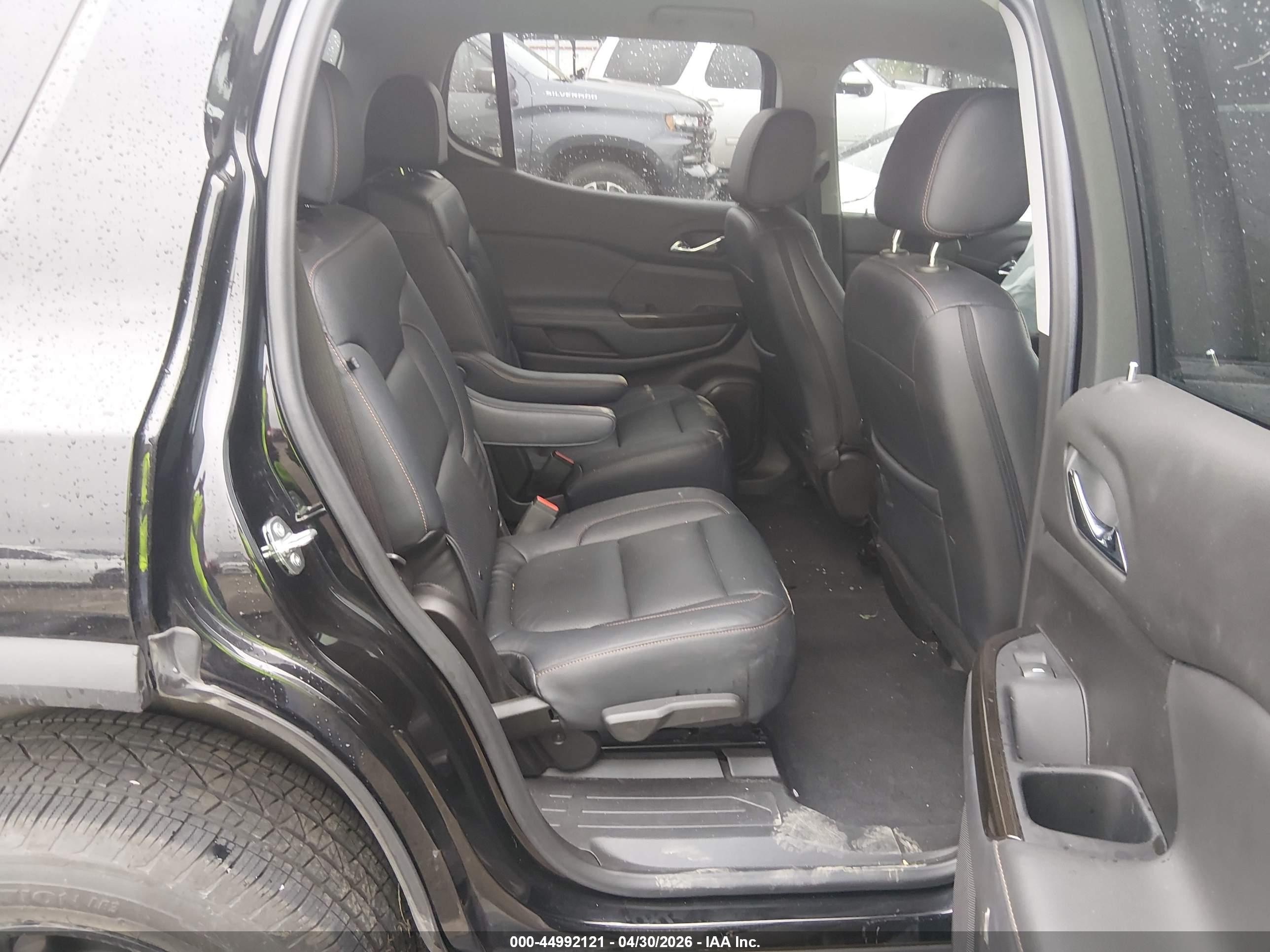 GMC ACADIA image 8