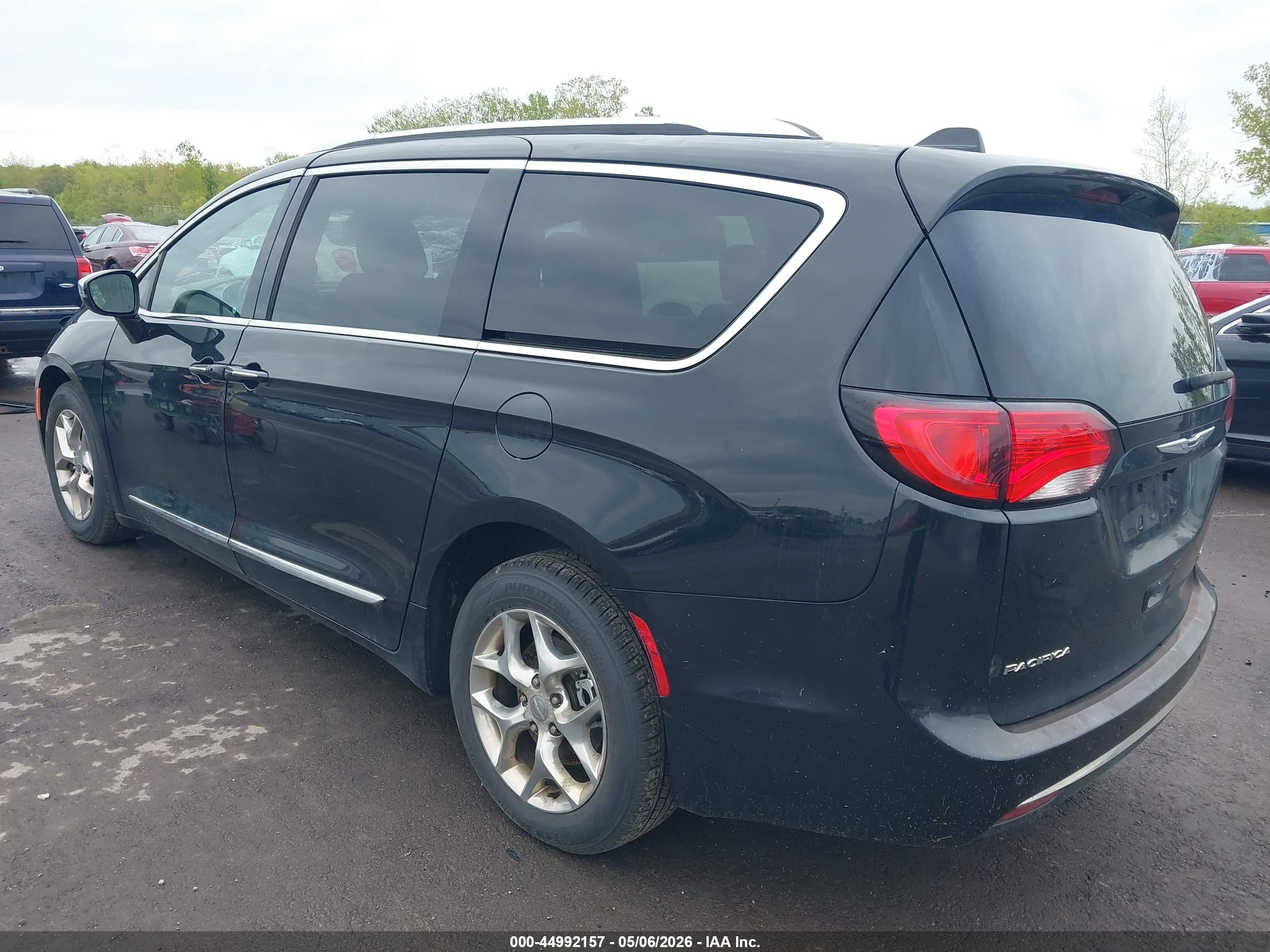 CHRYSLER PACIFICA image 3
