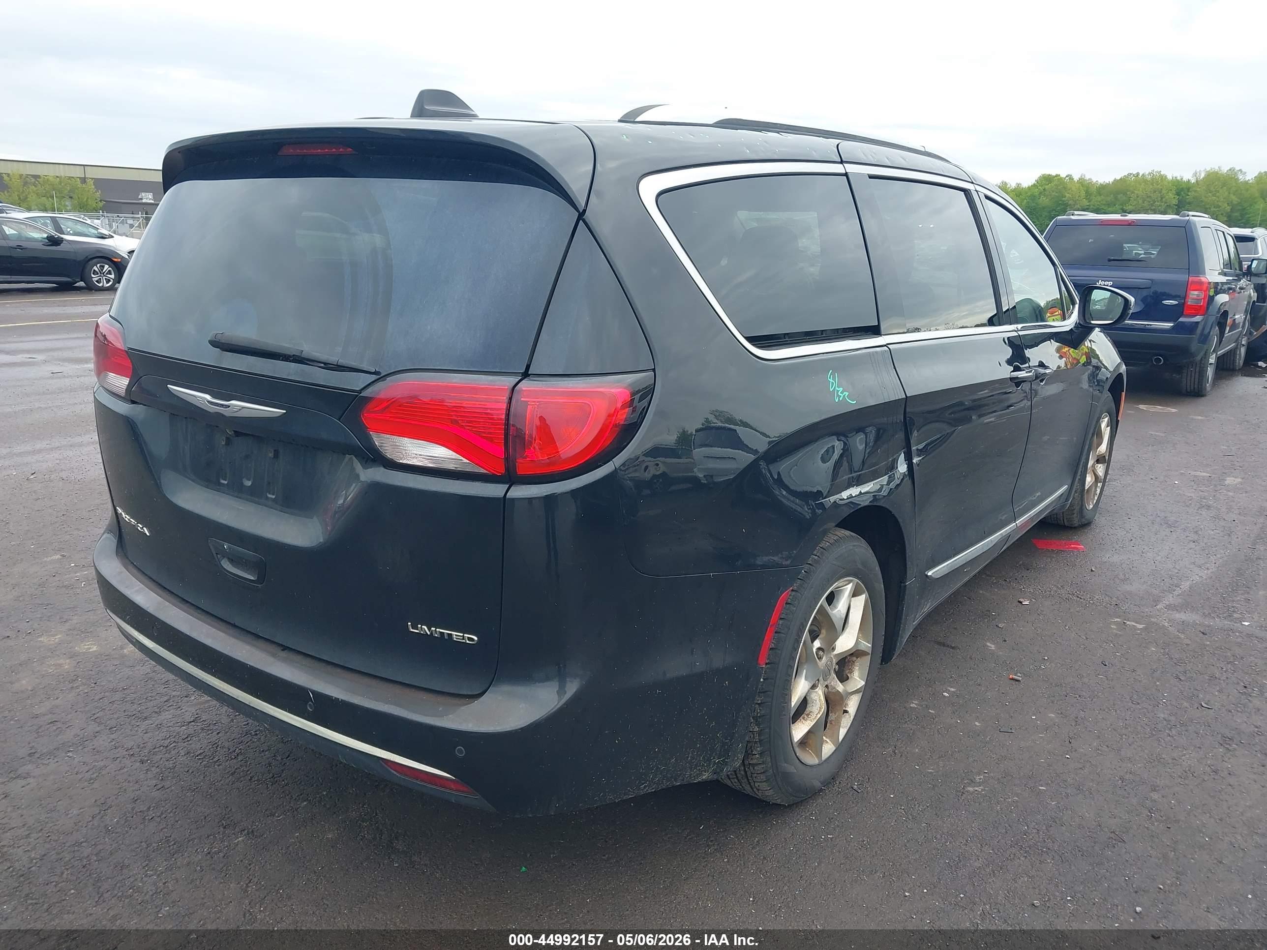 CHRYSLER PACIFICA image 4