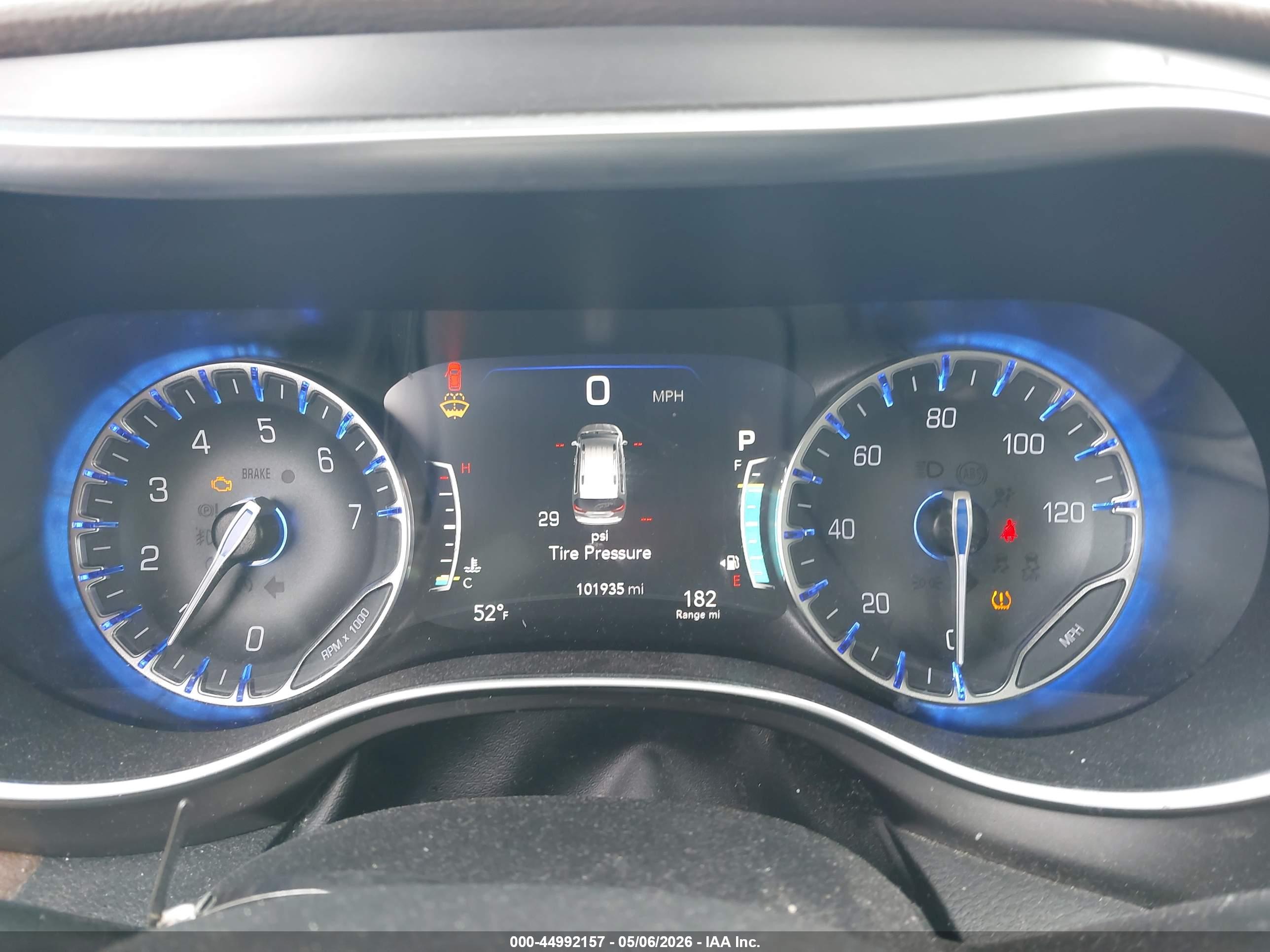 CHRYSLER PACIFICA image 7
