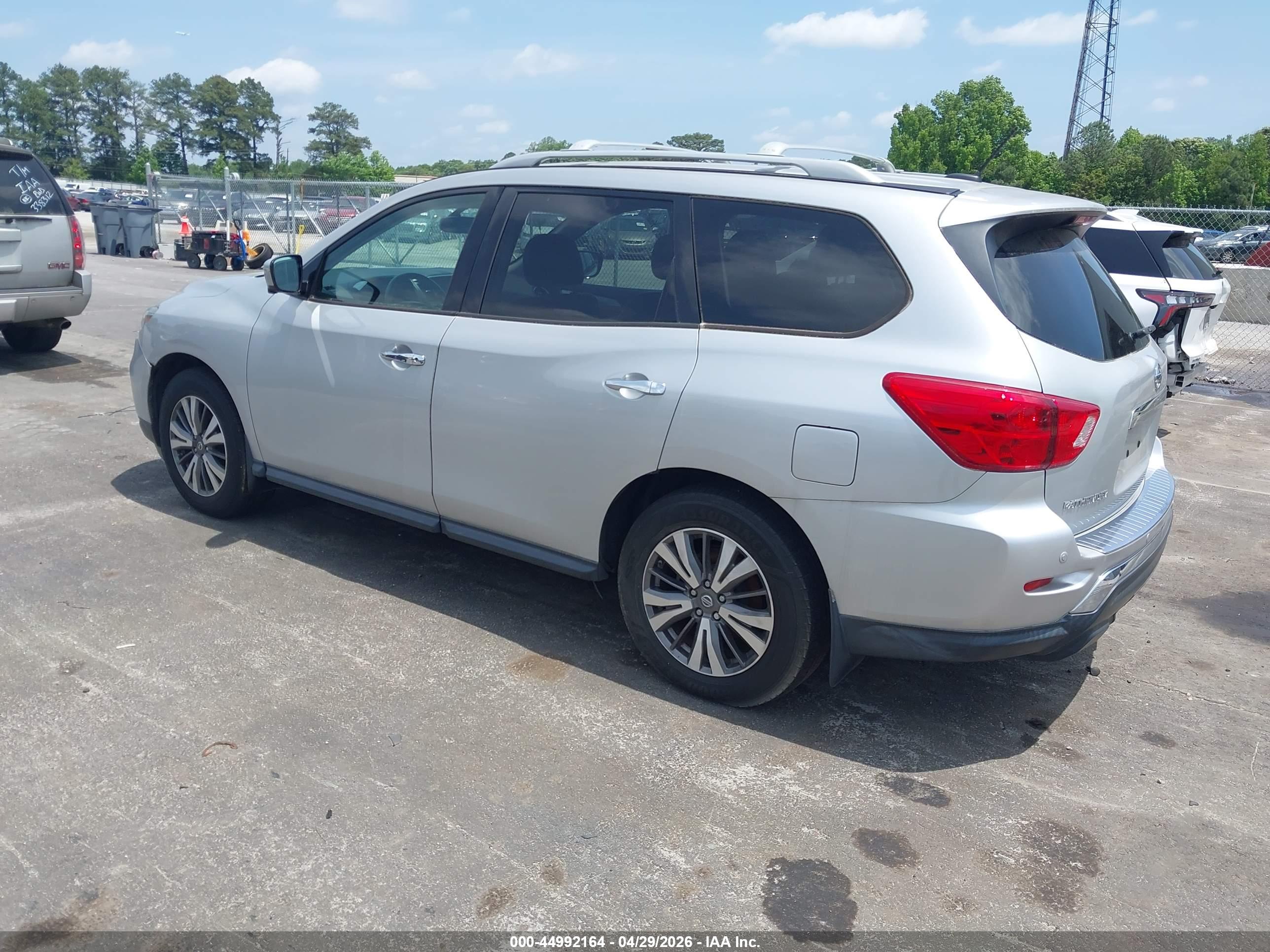 NISSAN PATHFINDER image 3