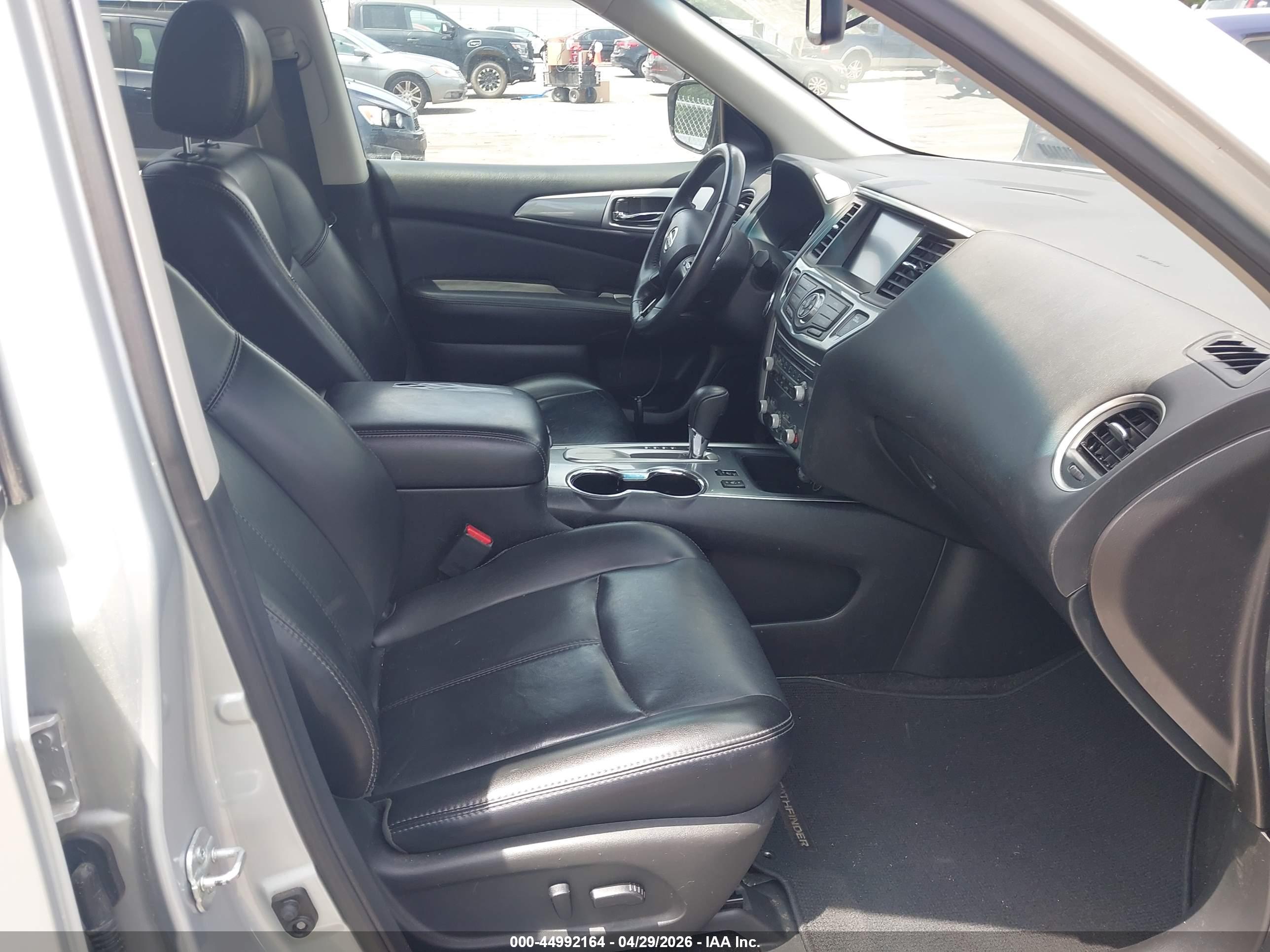 NISSAN PATHFINDER image 5