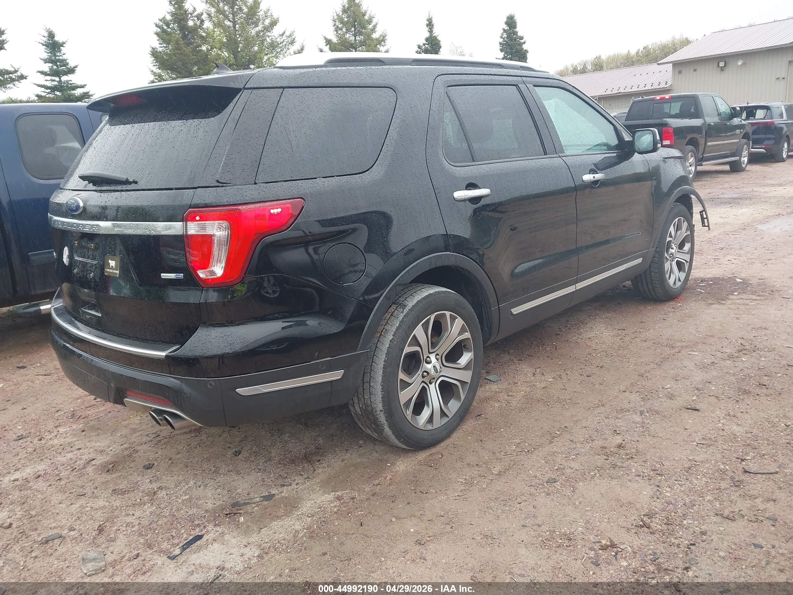 FORD EXPLORER image 4