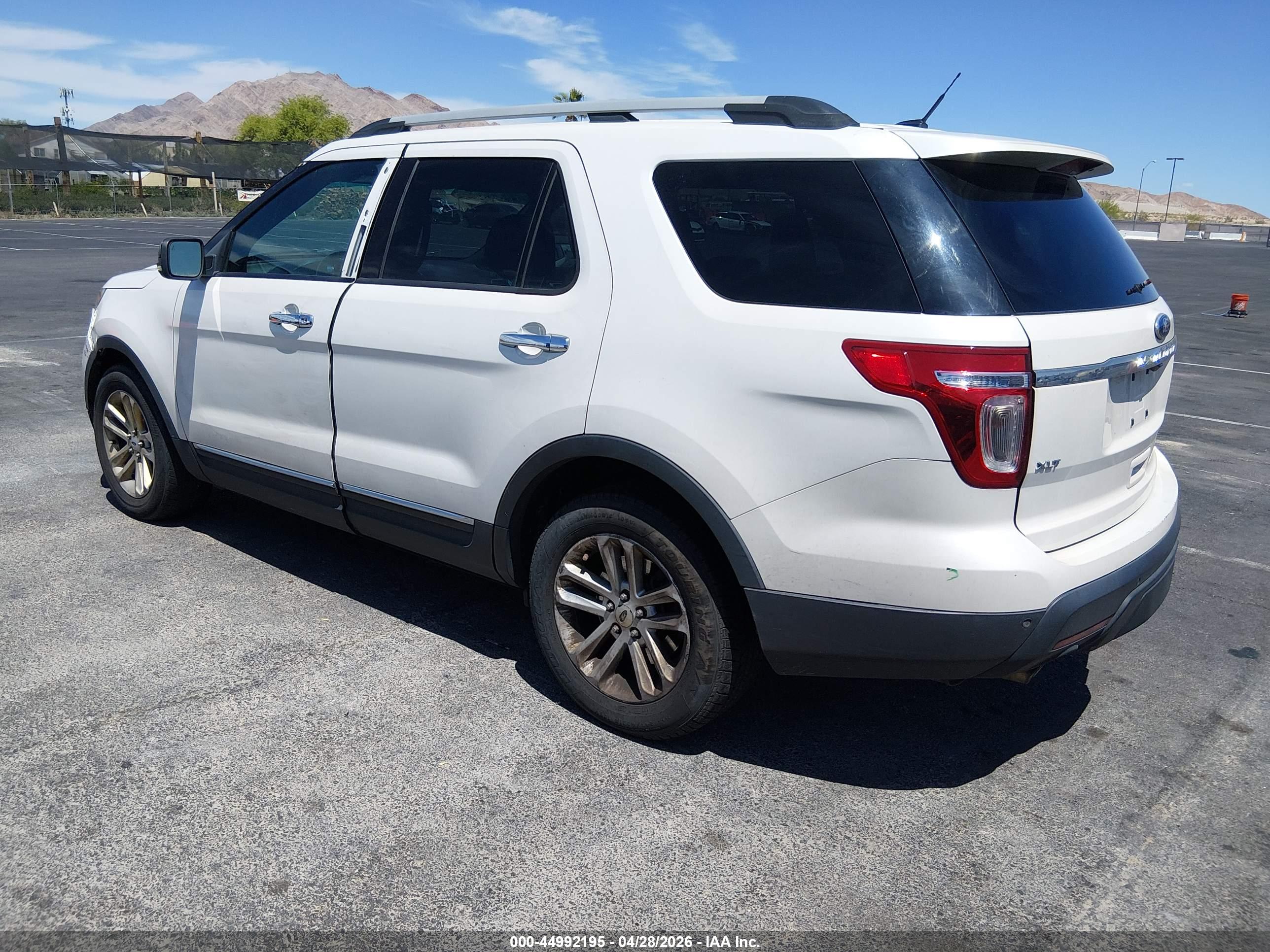 FORD EXPLORER image 3